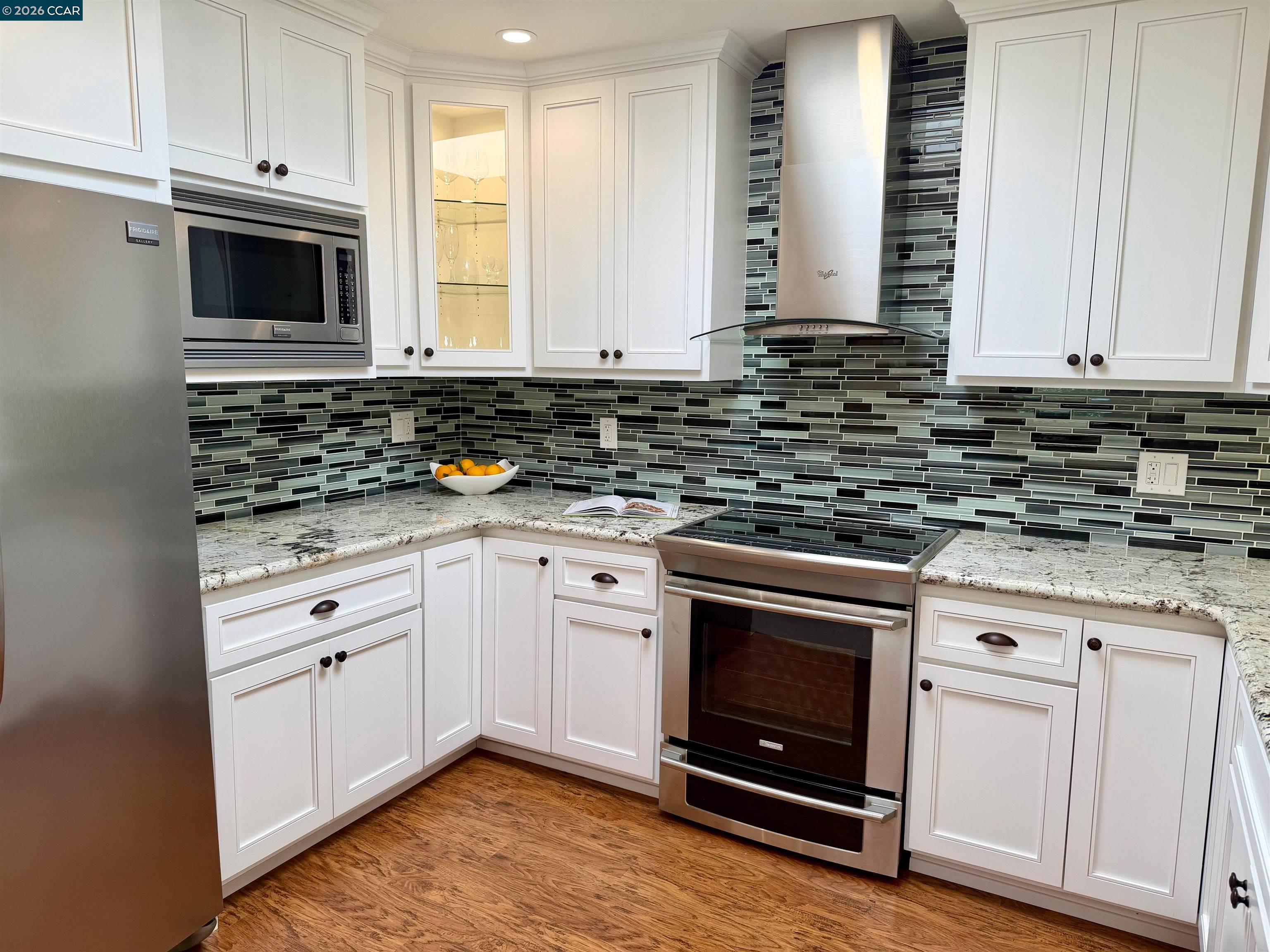 Photo #3: 41124079 Listing: Photo #3