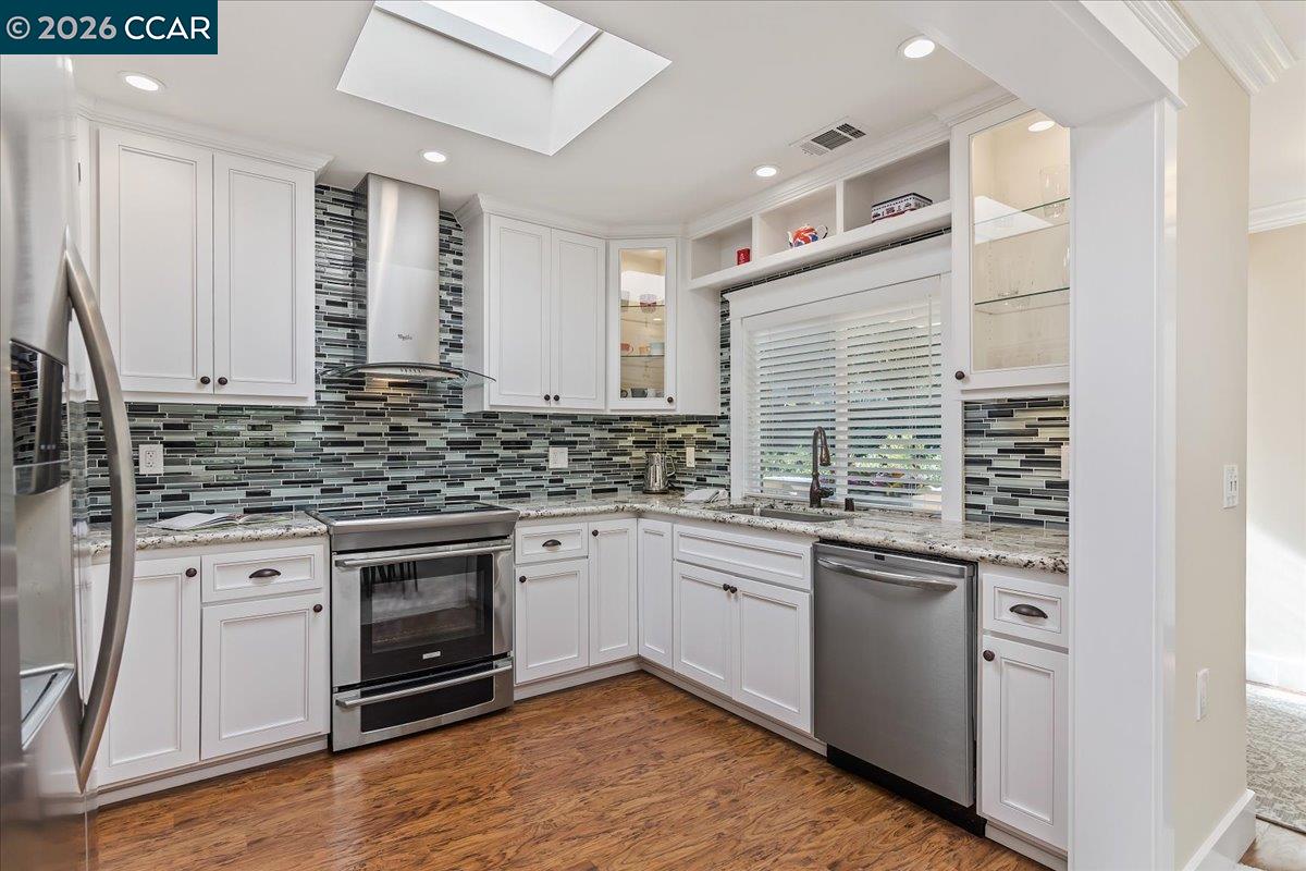 Detail Gallery Image 8 of 26 For 1332 Running Springs Rd #1,  Walnut Creek,  CA 94595 - 2 Beds | 2 Baths