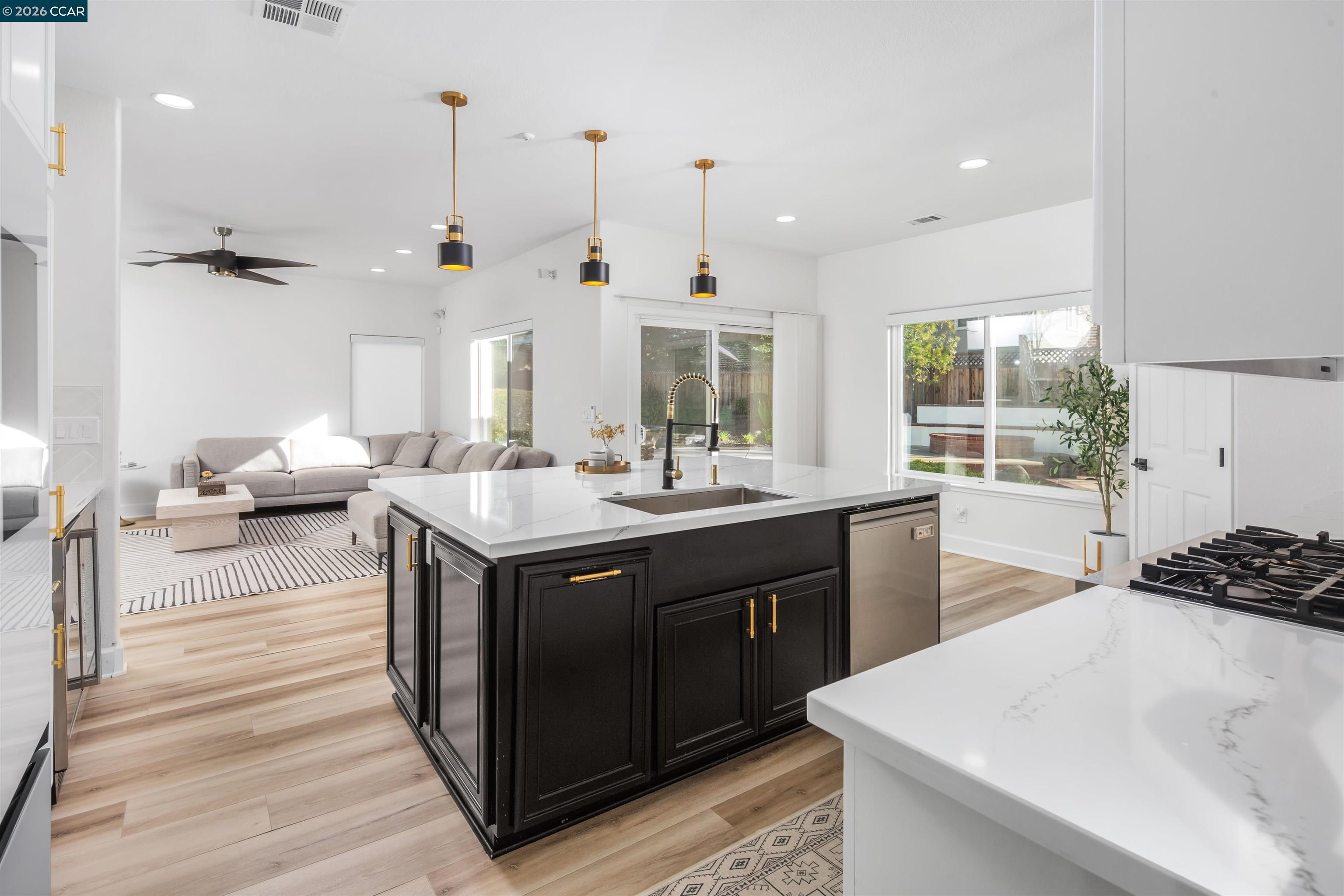 Detail Gallery Image 11 of 60 For 2373 Alsace Ct, Livermore,  CA 94550 - 5 Beds | 3 Baths