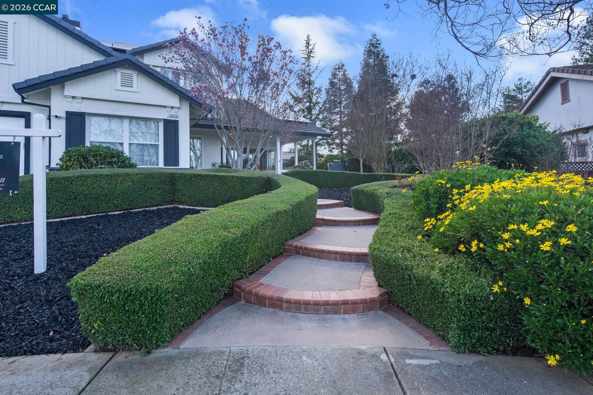 Detail Gallery Image 5 of 60 For 2373 Alsace Ct, Livermore,  CA 94550 - 5 Beds | 3 Baths
