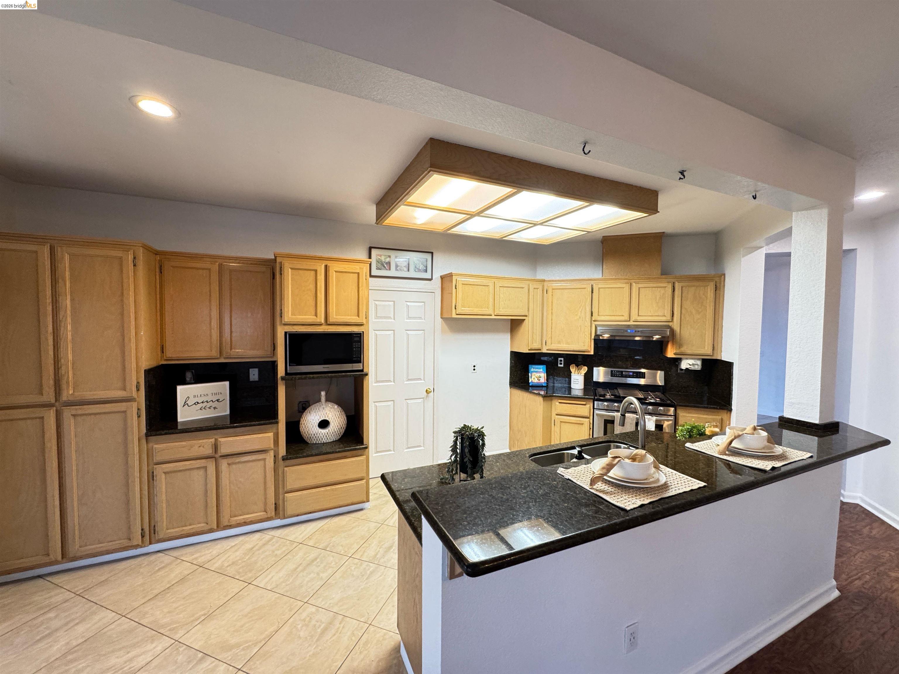 Detail Gallery Image 7 of 28 For 2236 Newport Ct, Discovery Bay,  CA 94505 - 4 Beds | 2/1 Baths