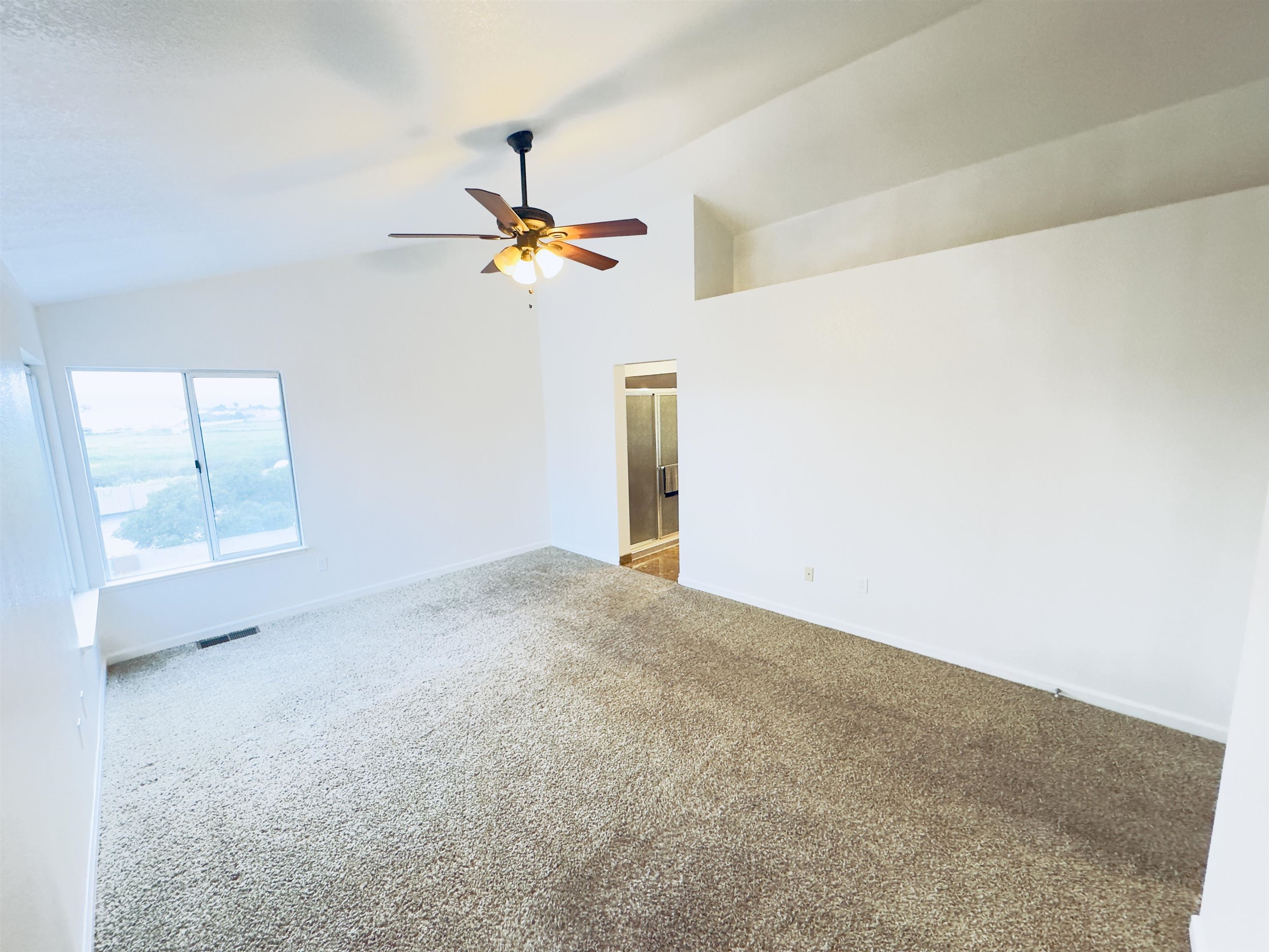 Detail Gallery Image 9 of 21 For 2236 Newport Ct, Discovery Bay,  CA 94505 - 4 Beds | 2/1 Baths