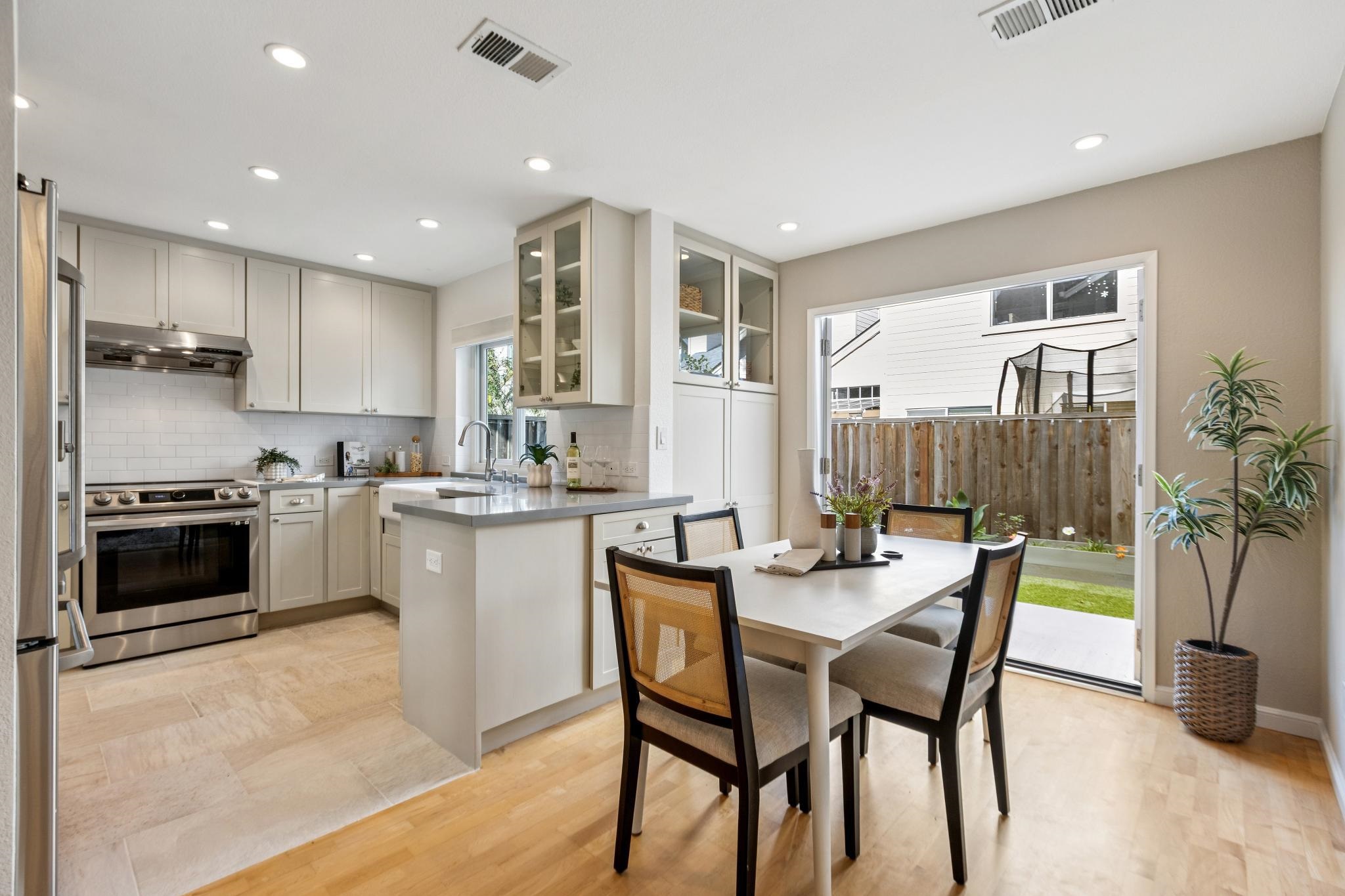 Detail Gallery Image 14 of 50 For 423 Mcdonnel Road, Alameda,  CA 94502 - 3 Beds | 2/1 Baths