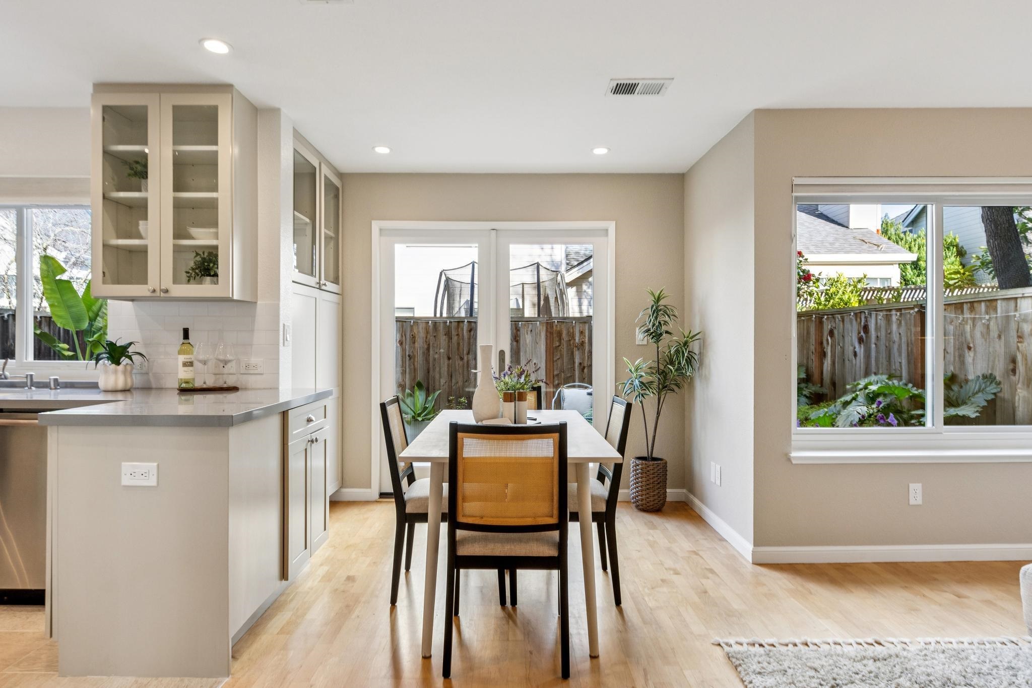 Detail Gallery Image 15 of 50 For 423 Mcdonnel Road, Alameda,  CA 94502 - 3 Beds | 2/1 Baths