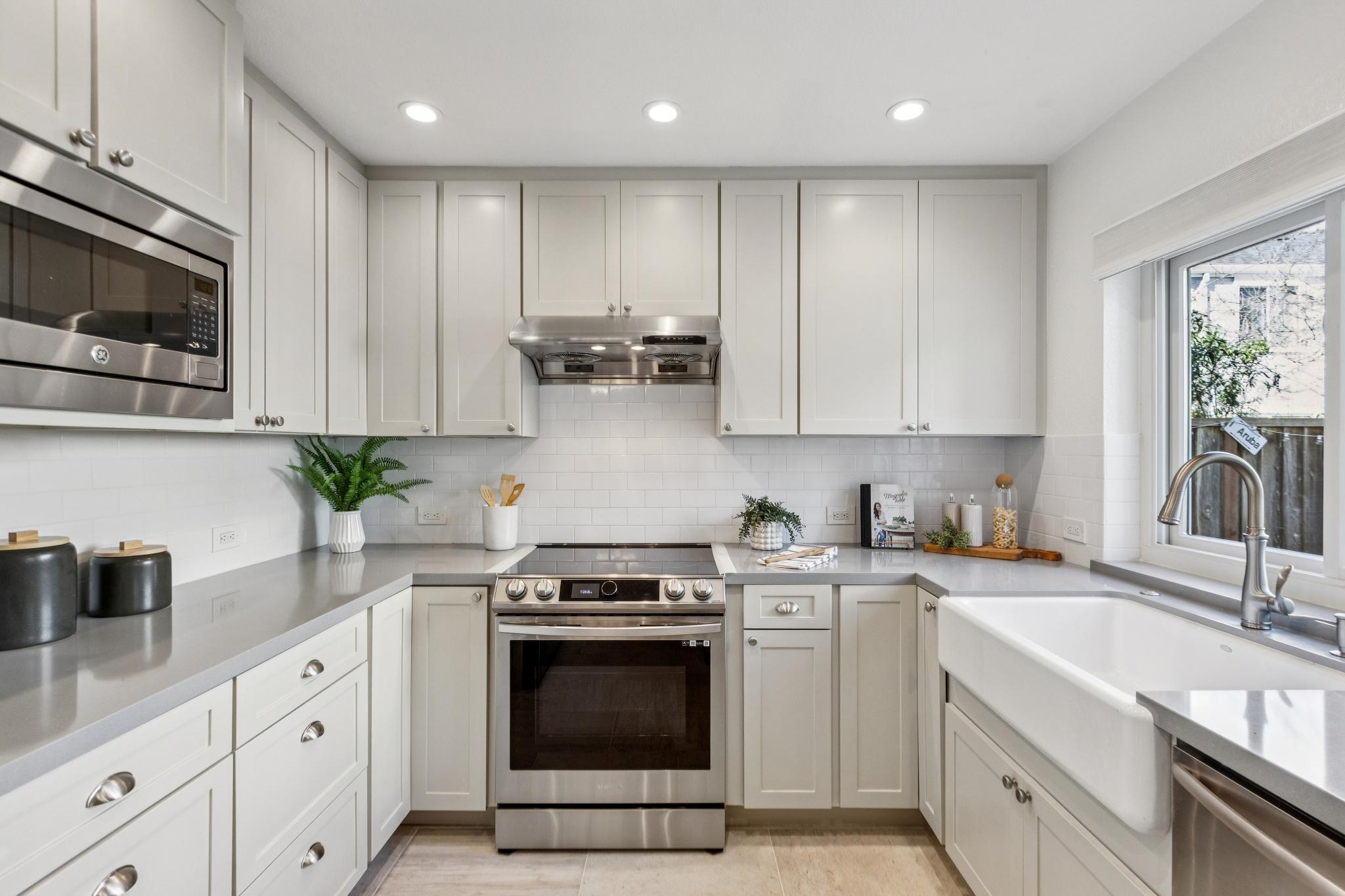 Detail Gallery Image 19 of 50 For 423 Mcdonnel Road, Alameda,  CA 94502 - 3 Beds | 2/1 Baths