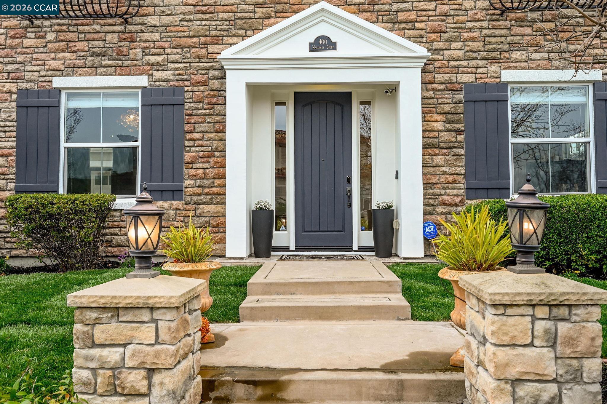 Detail Gallery Image 2 of 42 For 400 Marsanne Ct, Danville,  CA 94506 - 6 Beds | 4/1 Baths