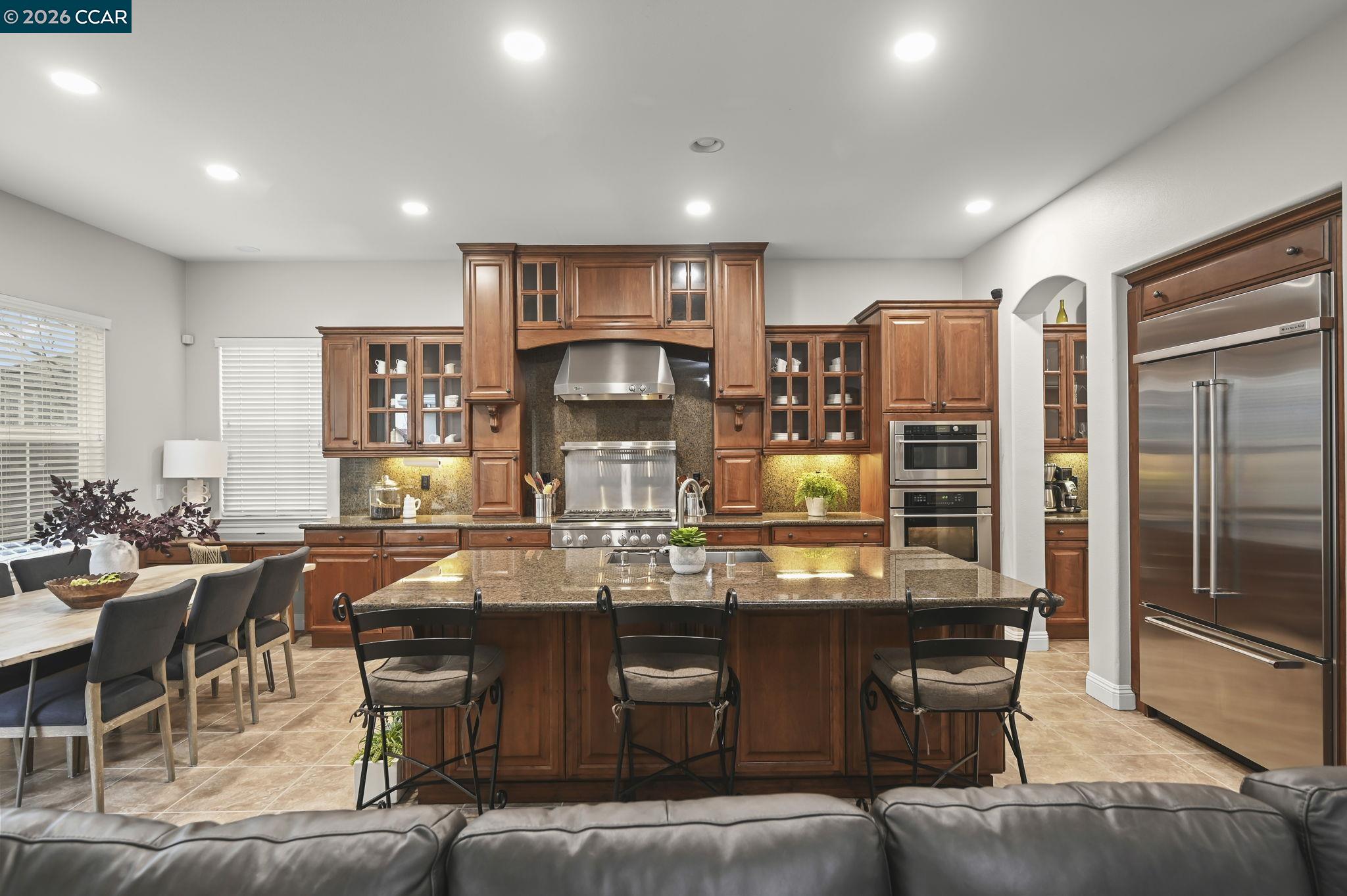 Detail Gallery Image 10 of 42 For 400 Marsanne Ct, Danville,  CA 94506 - 6 Beds | 4/1 Baths