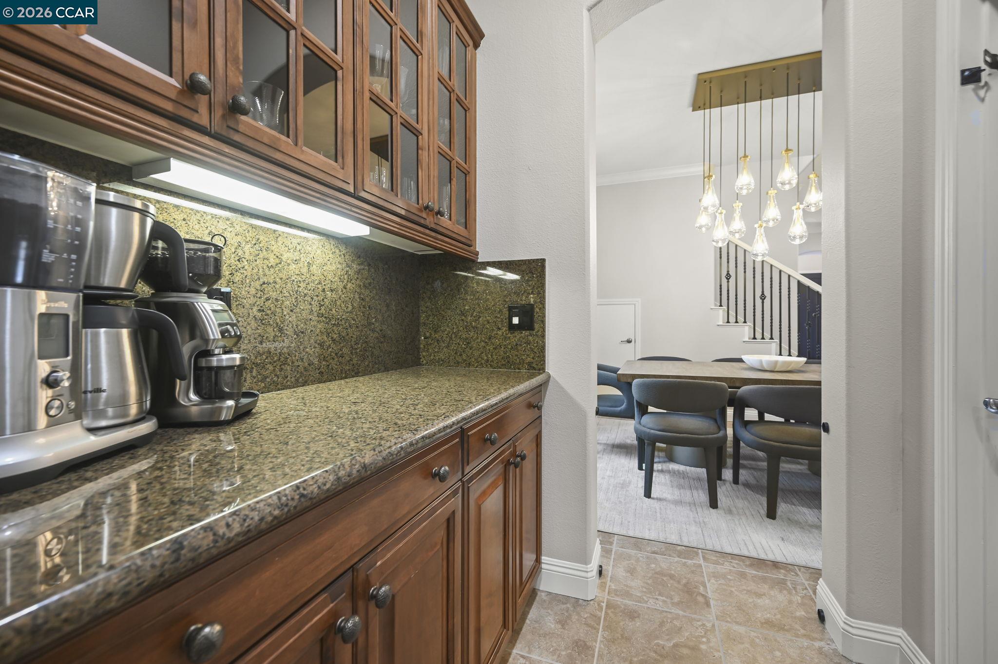 Detail Gallery Image 15 of 46 For 400 Marsanne Ct, Danville,  CA 94506 - 6 Beds | 4/1 Baths