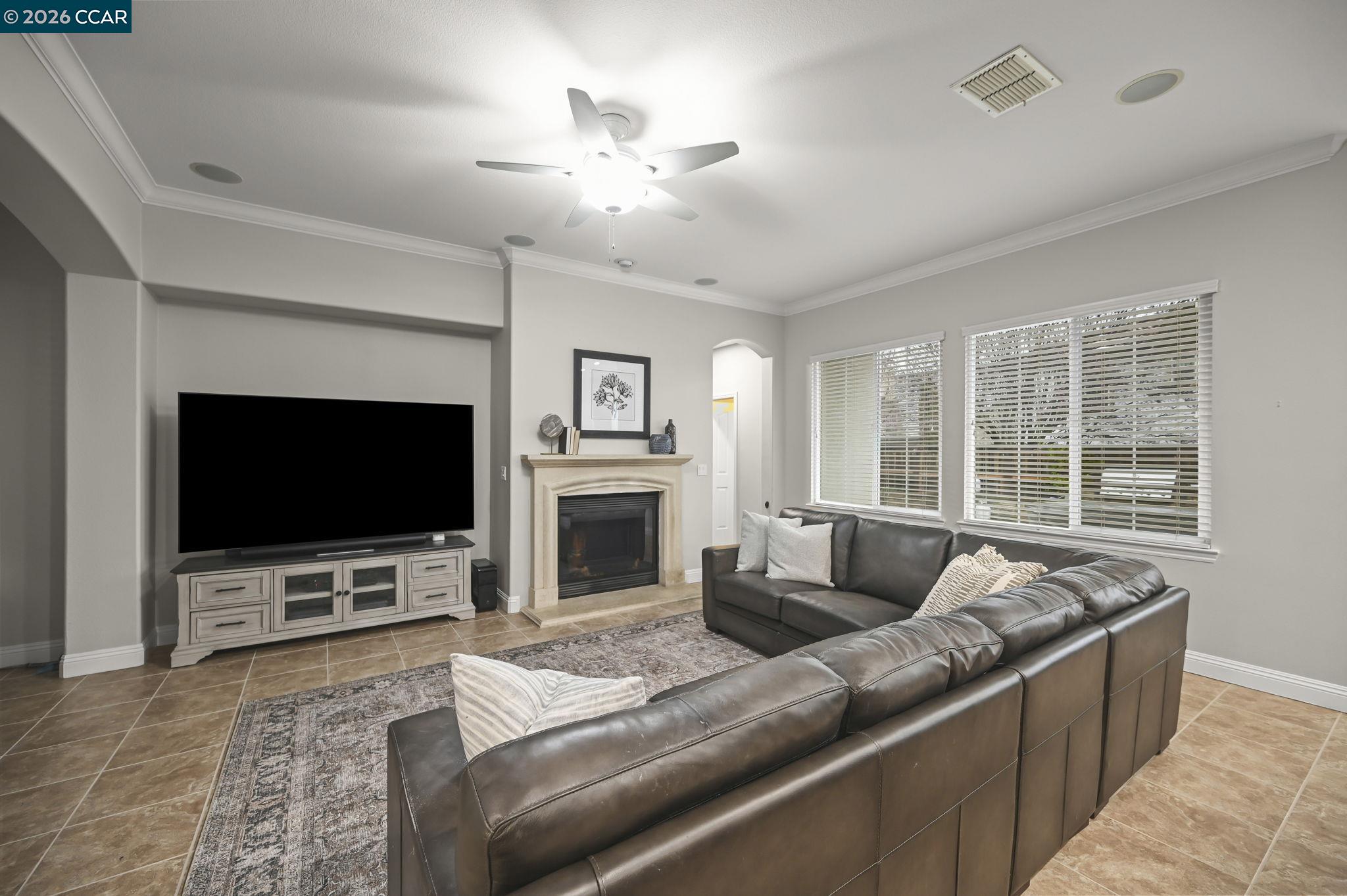 Detail Gallery Image 17 of 42 For 400 Marsanne Ct, Danville,  CA 94506 - 6 Beds | 4/1 Baths