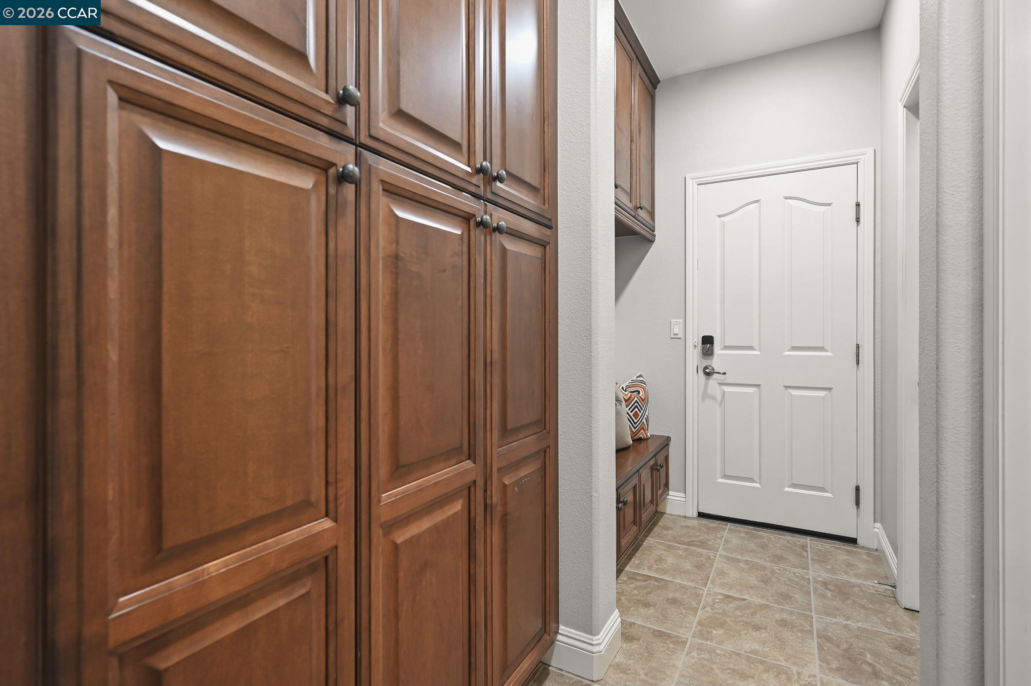 Detail Gallery Image 18 of 42 For 400 Marsanne Ct, Danville,  CA 94506 - 6 Beds | 4/1 Baths