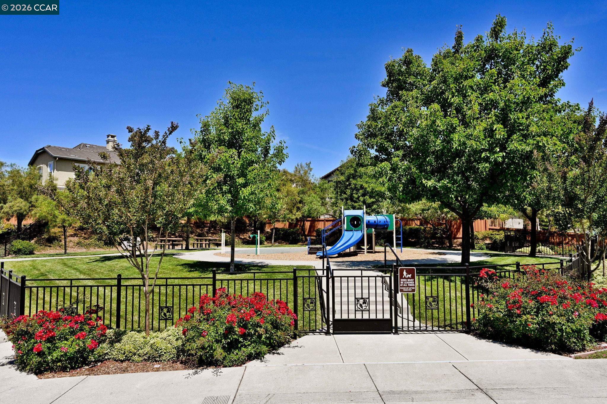 Detail Gallery Image 40 of 46 For 400 Marsanne Ct, Danville,  CA 94506 - 6 Beds | 4/1 Baths