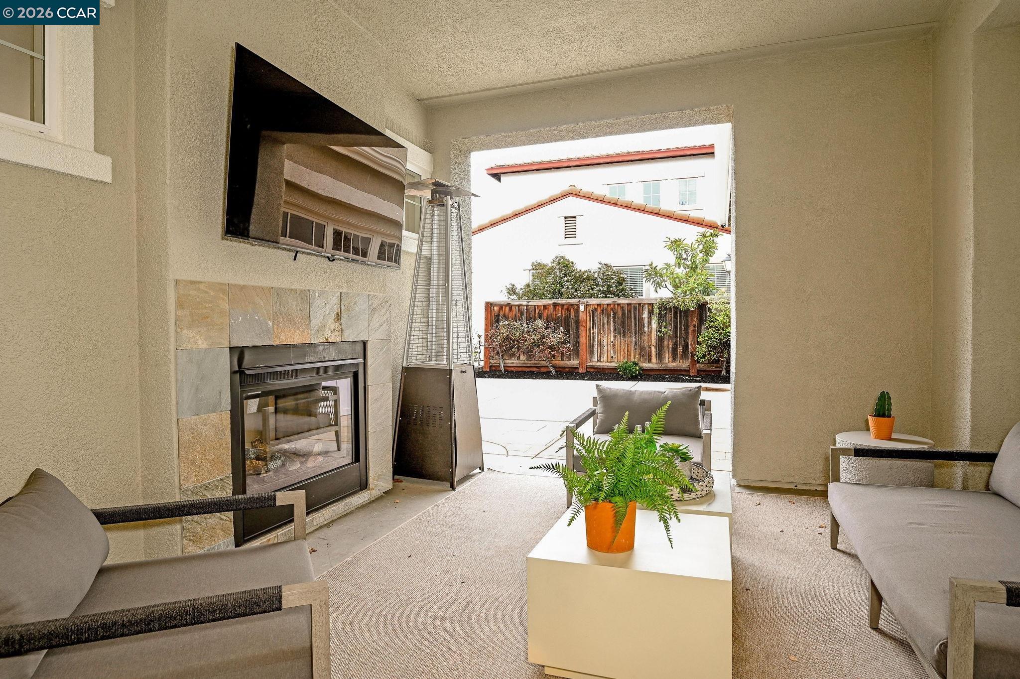 Detail Gallery Image 9 of 42 For 400 Marsanne Ct, Danville,  CA 94506 - 6 Beds | 4/1 Baths