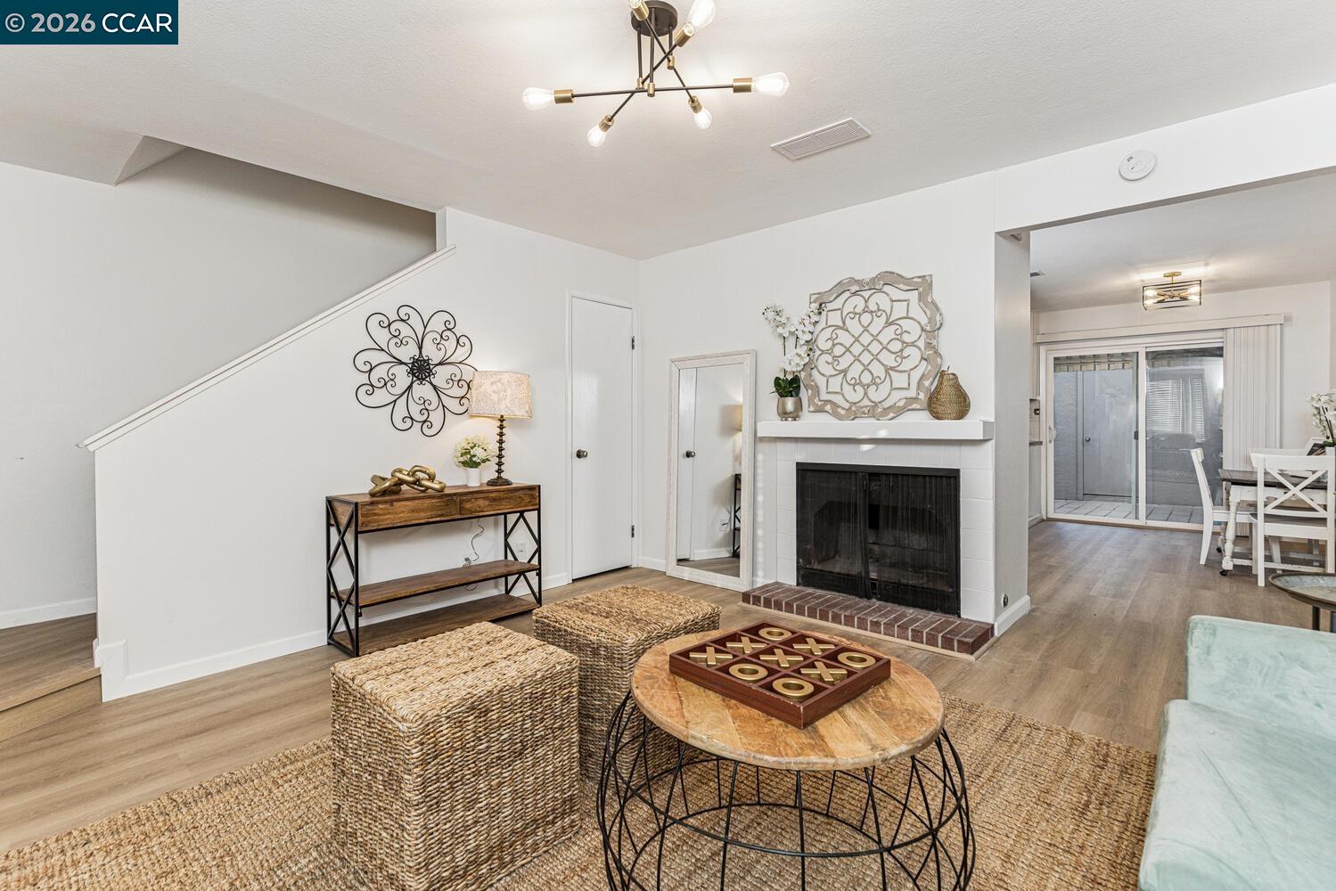 Detail Gallery Image 11 of 28 For 2730 Walnut Boulevard, Walnut Creek,  CA 94506 - 2 Beds | 2 Baths