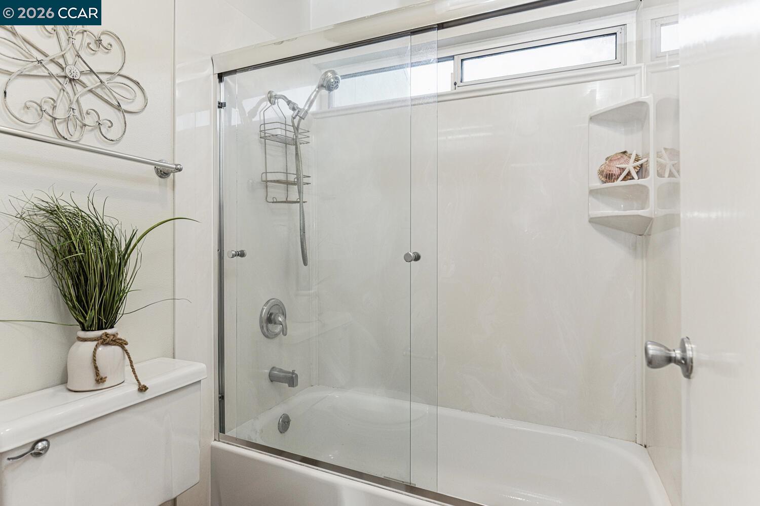 Detail Gallery Image 20 of 28 For 2730 Walnut Boulevard, Walnut Creek,  CA 94506 - 2 Beds | 2 Baths