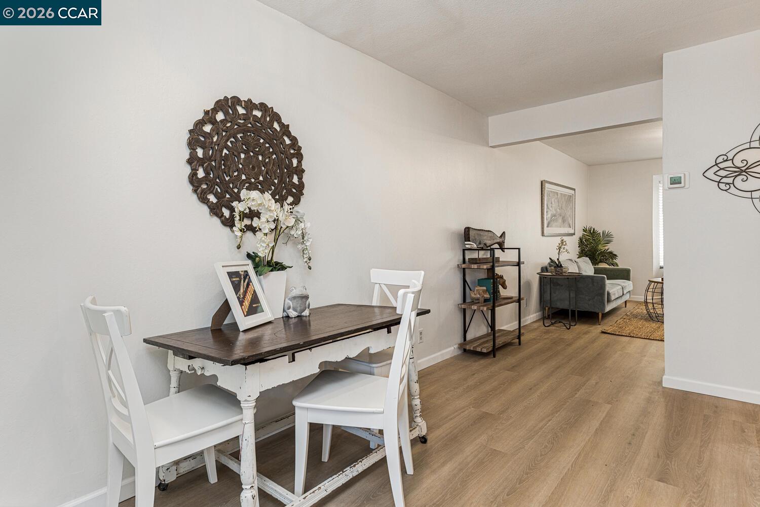 Detail Gallery Image 10 of 28 For 2730 Walnut Boulevard, Walnut Creek,  CA 94506 - 2 Beds | 2 Baths