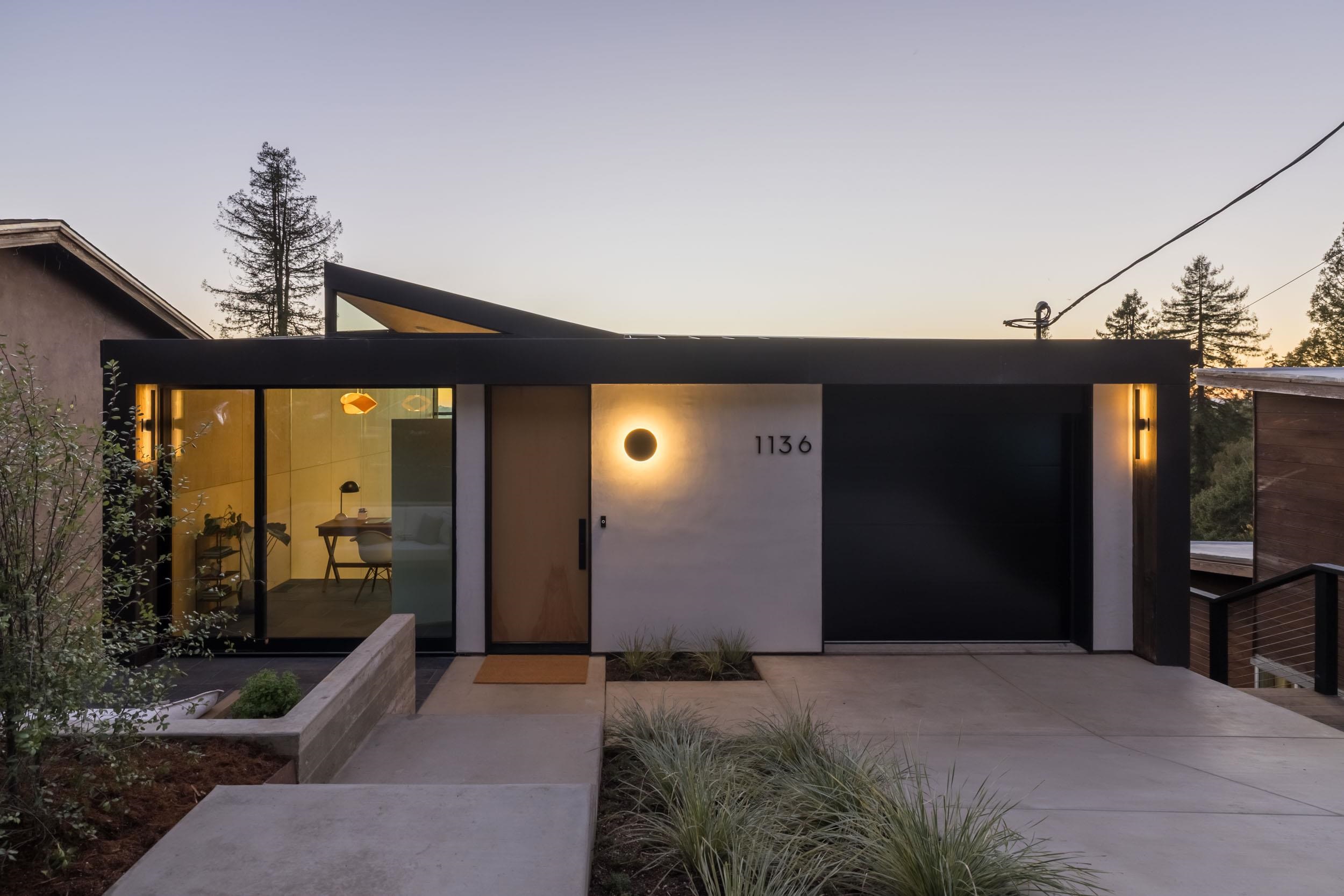 Detail Gallery Image 2 of 45 For 1136 Keith Ave, Berkeley,  CA 94708 - 4 Beds | 3/1 Baths