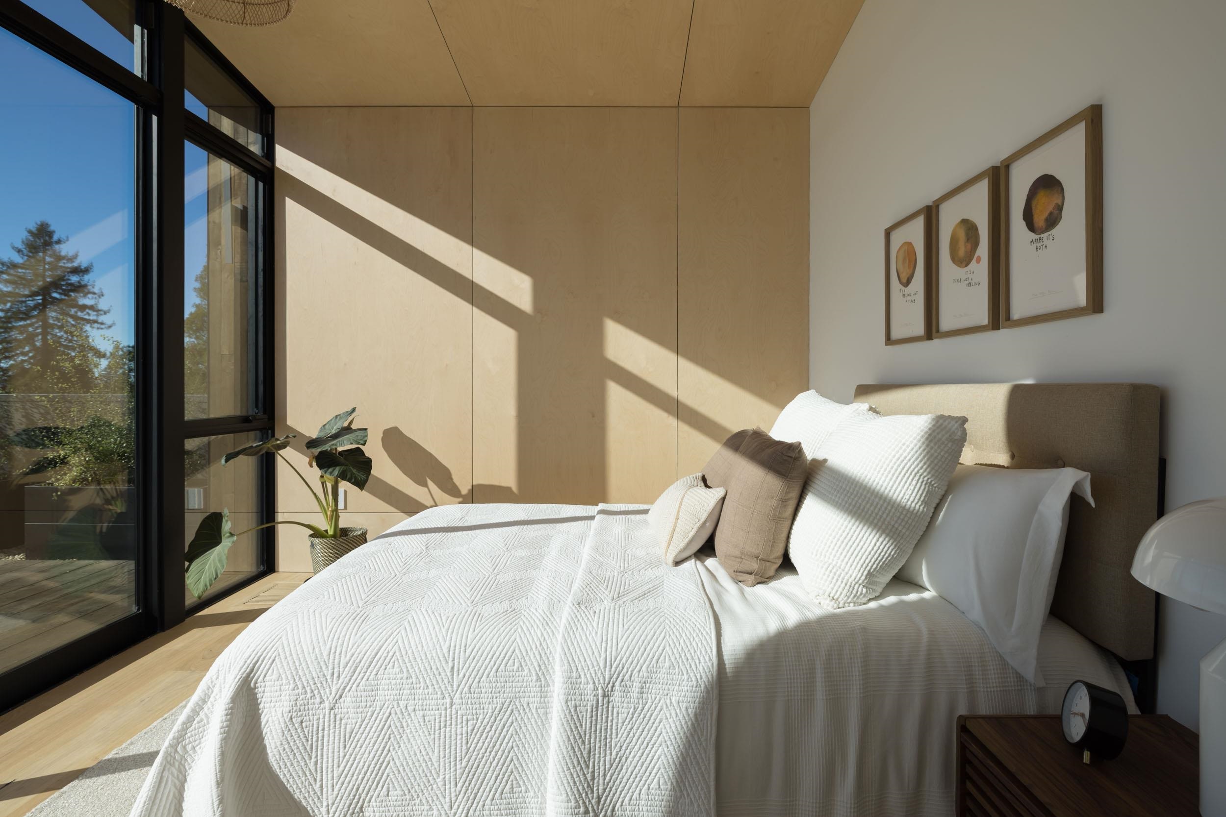 Detail Gallery Image 6 of 45 For 1136 Keith Ave, Berkeley,  CA 94708 - 4 Beds | 3/1 Baths