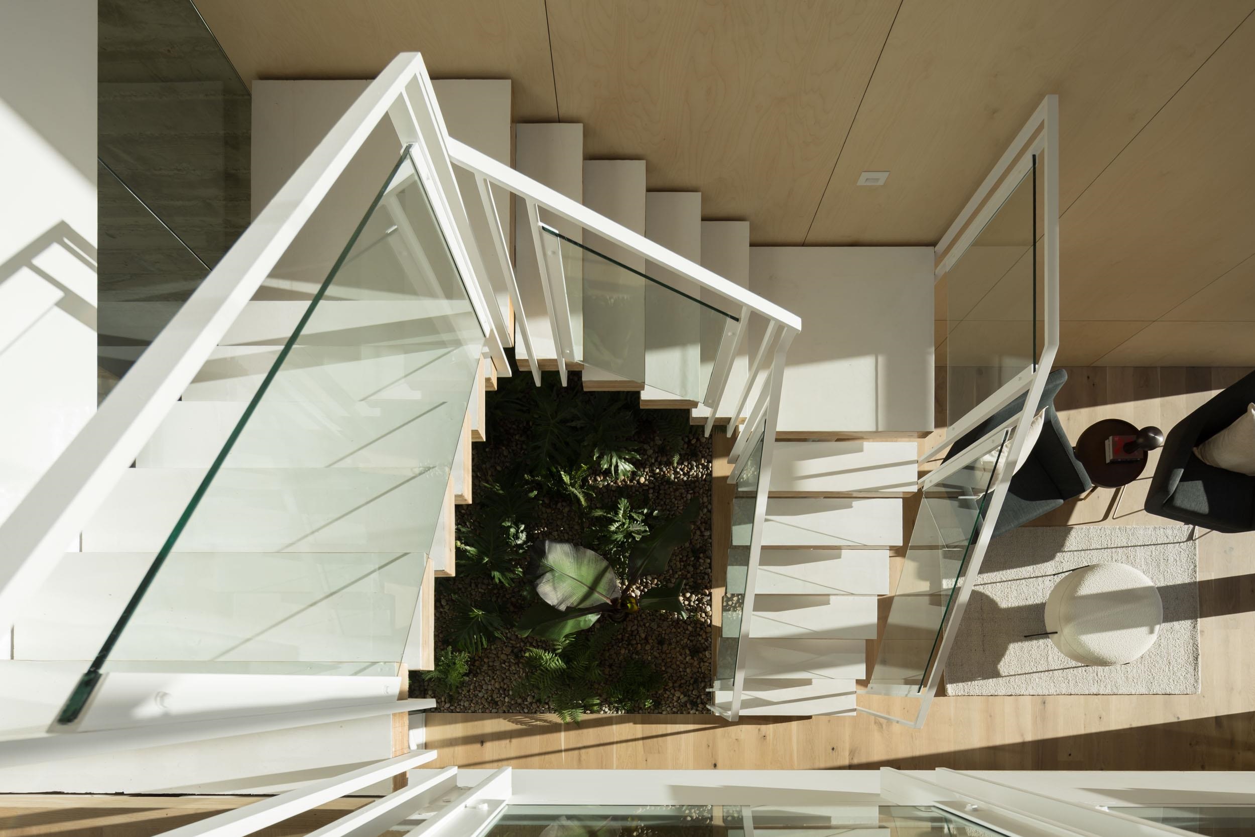 Detail Gallery Image 8 of 45 For 1136 Keith Ave, Berkeley,  CA 94708 - 4 Beds | 3/1 Baths