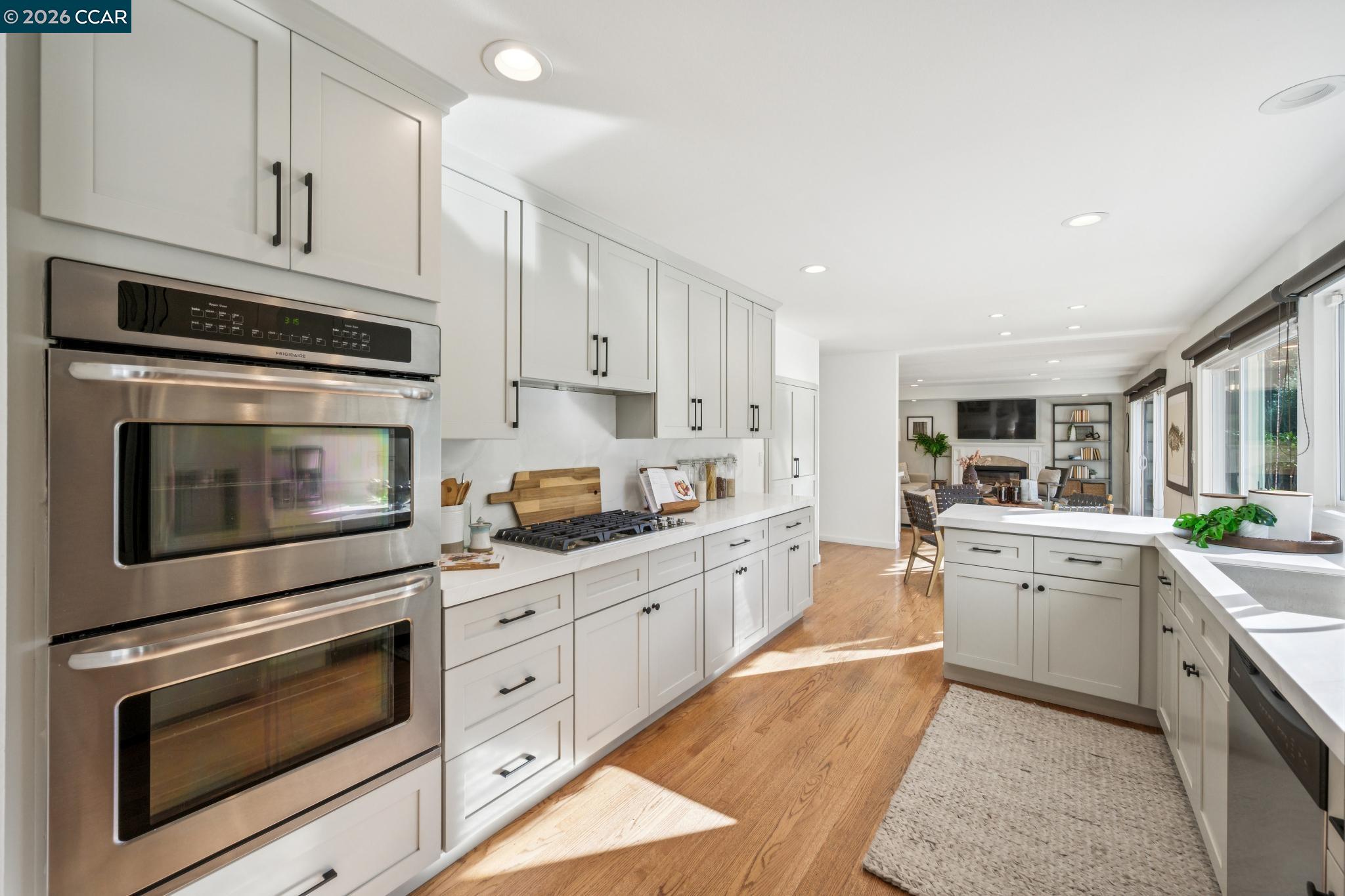 Detail Gallery Image 11 of 49 For 131 Pebble Ln, Alamo,  CA 94507 - 5 Beds | 3 Baths