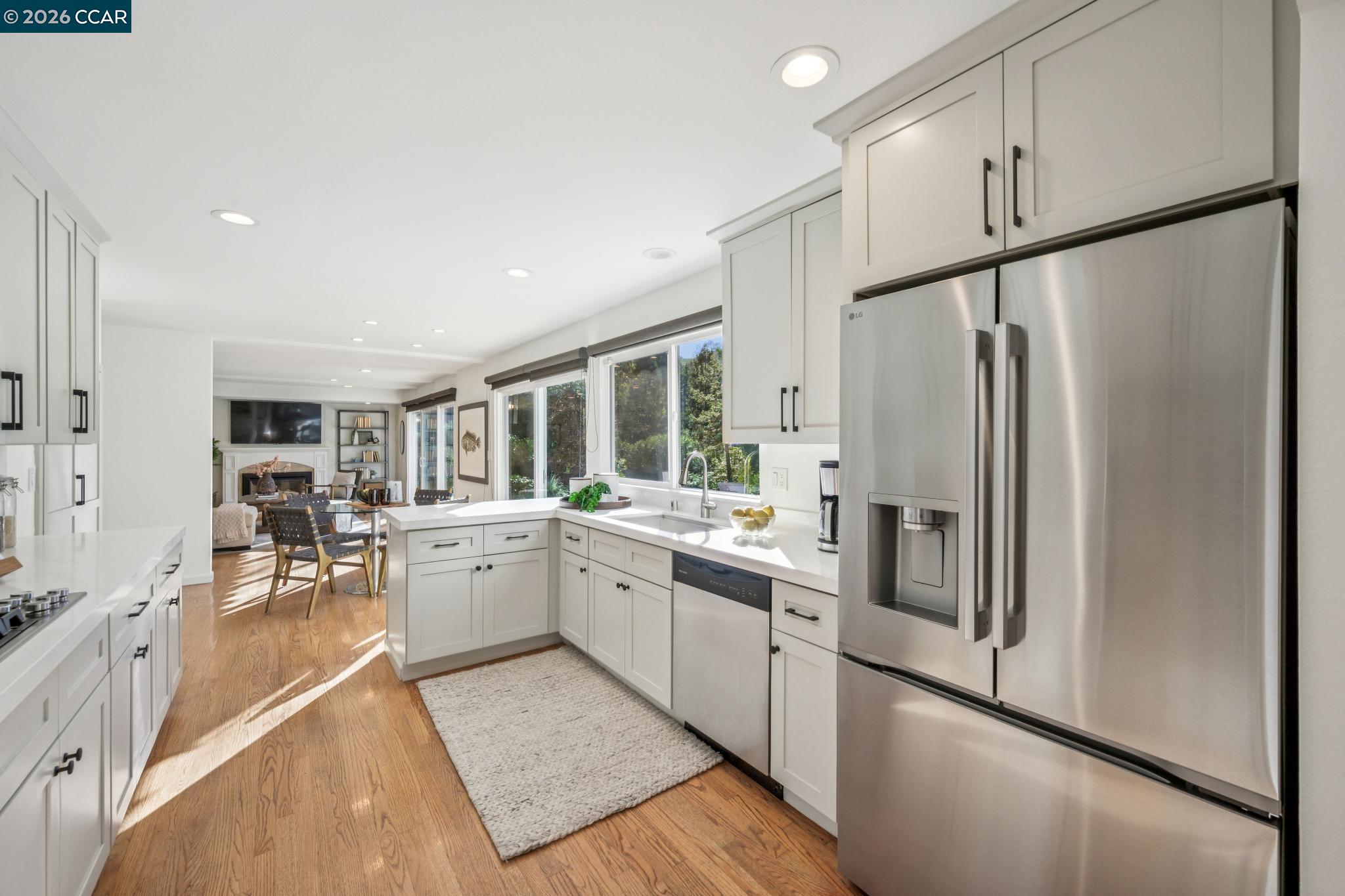 Detail Gallery Image 12 of 49 For 131 Pebble Ln, Alamo,  CA 94507 - 5 Beds | 3 Baths