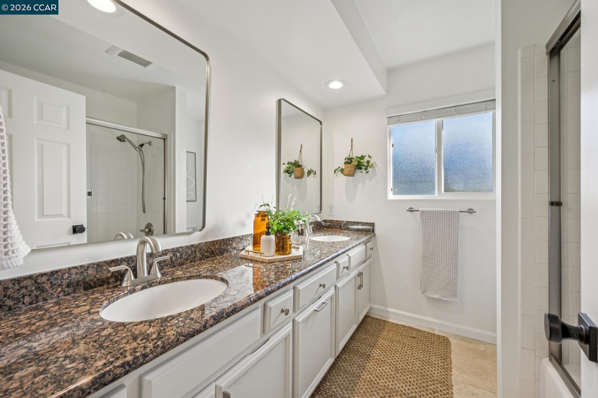 Detail Gallery Image 25 of 49 For 131 Pebble Ln, Alamo,  CA 94507 - 5 Beds | 3 Baths