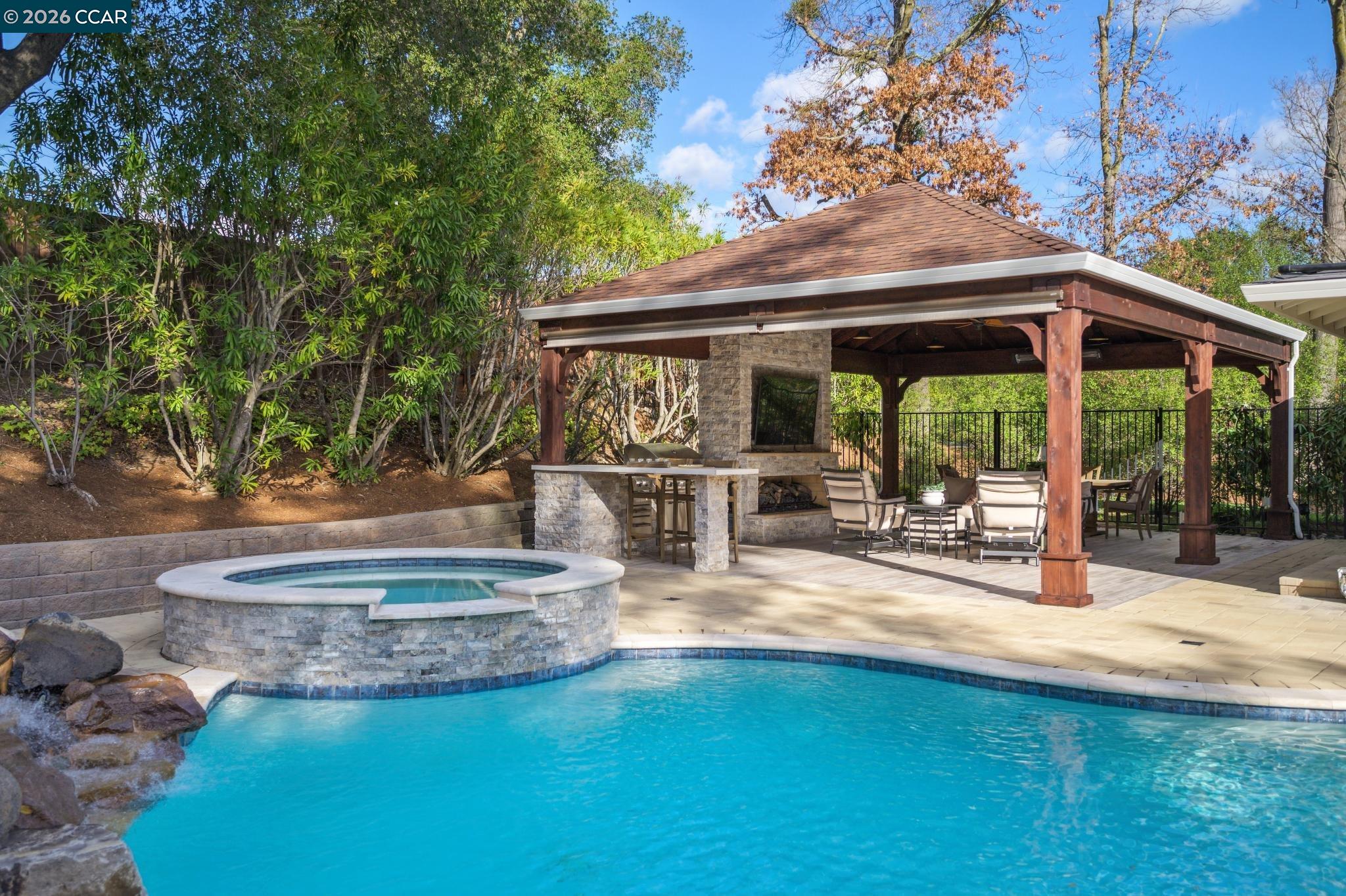 Detail Gallery Image 32 of 49 For 131 Pebble Ln, Alamo,  CA 94507 - 5 Beds | 3 Baths