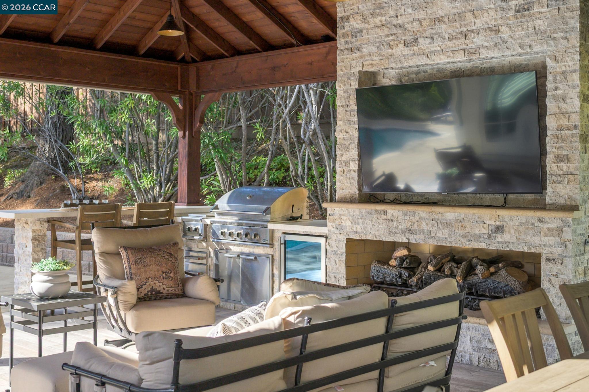 Detail Gallery Image 35 of 49 For 131 Pebble Ln, Alamo,  CA 94507 - 5 Beds | 3 Baths