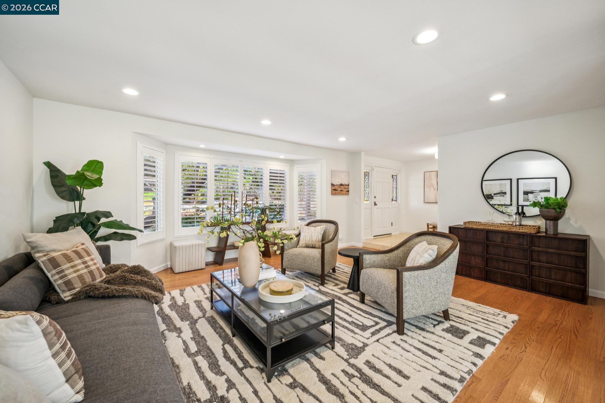 Detail Gallery Image 7 of 49 For 131 Pebble Ln, Alamo,  CA 94507 - 5 Beds | 3 Baths