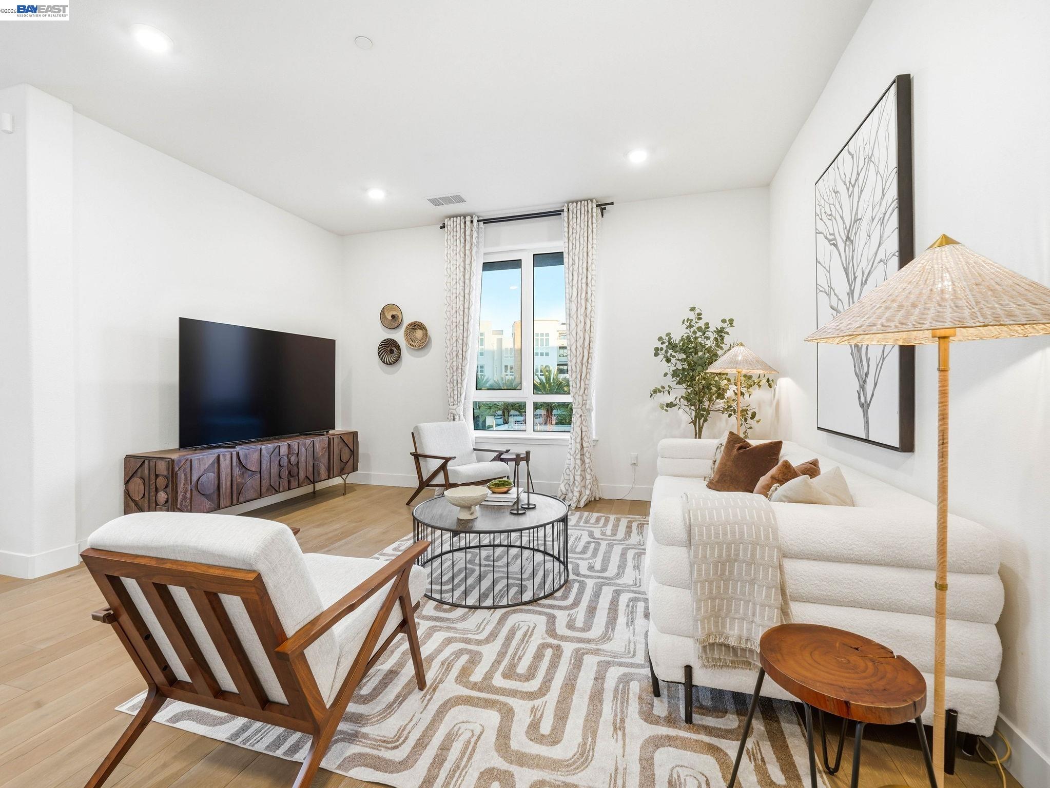 Detail Gallery Image 4 of 44 For 45188 Tom Blalock St #301,  Fremont,  CA 94539 - 3 Beds | 3/1 Baths