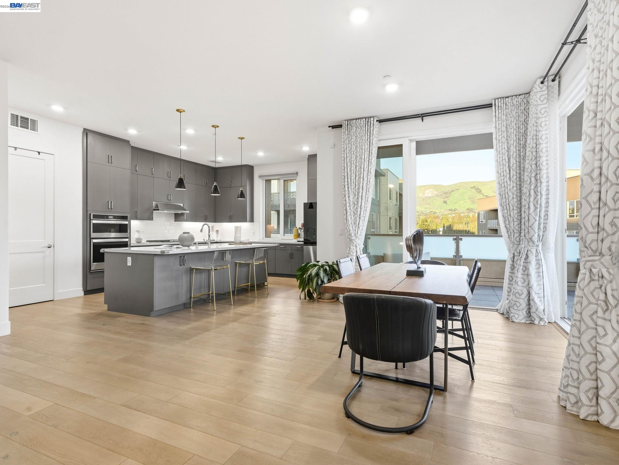 Detail Gallery Image 9 of 44 For 45188 Tom Blalock St #301,  Fremont,  CA 94539 - 3 Beds | 3/1 Baths