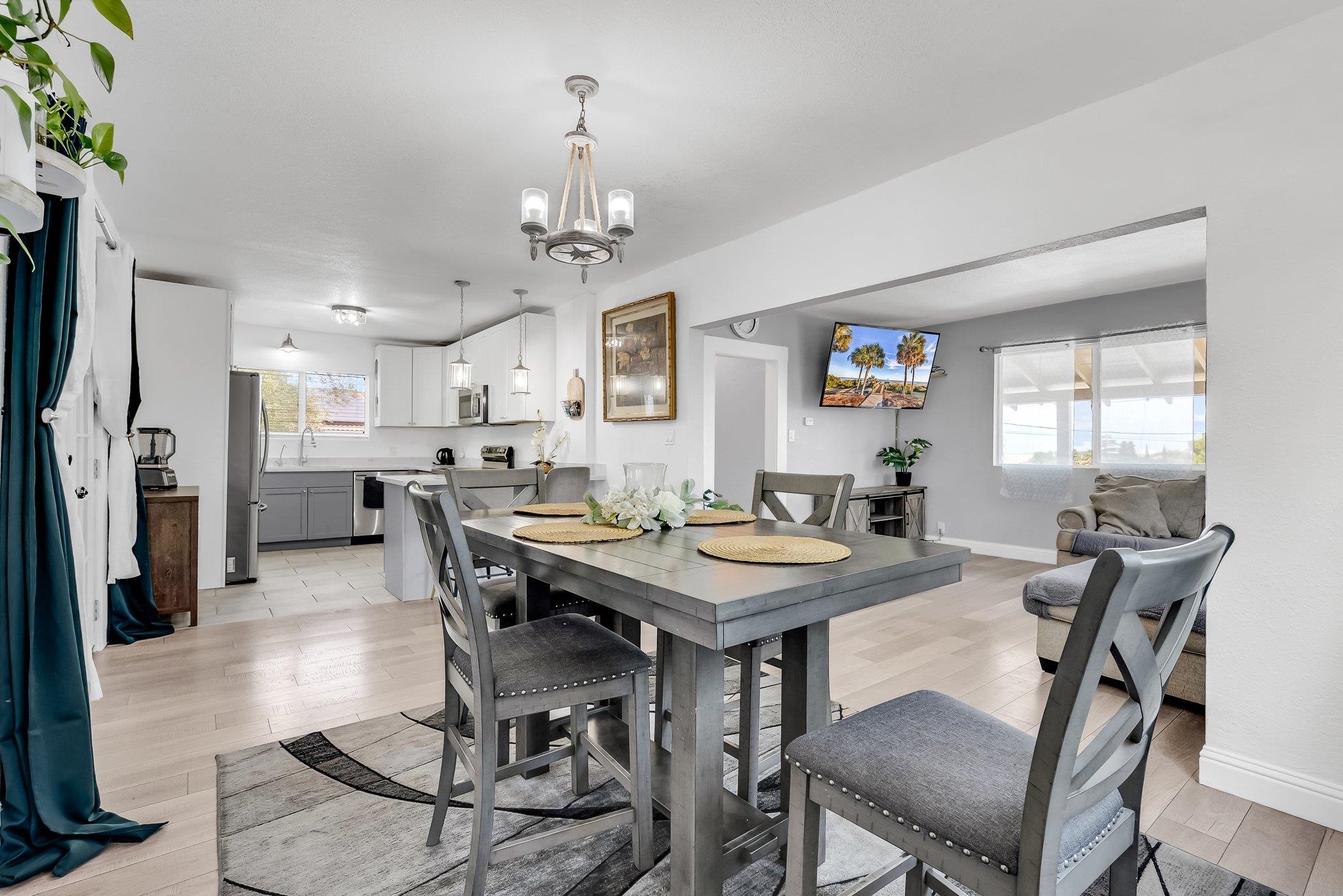 Detail Gallery Image 11 of 39 For 2350 W Shell Ave, Martinez,  CA 94553 - 4 Beds | 2 Baths