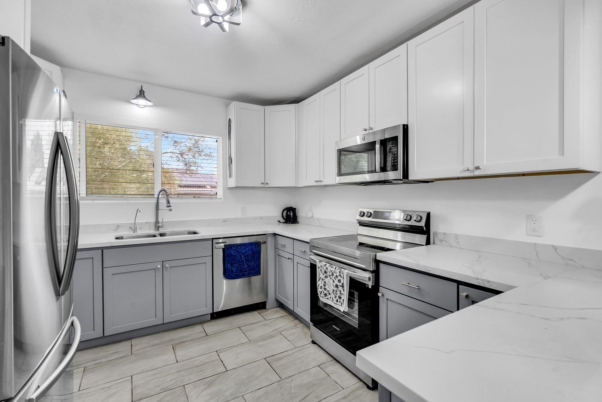 Detail Gallery Image 9 of 39 For 2350 W Shell Ave, Martinez,  CA 94553 - 4 Beds | 2 Baths