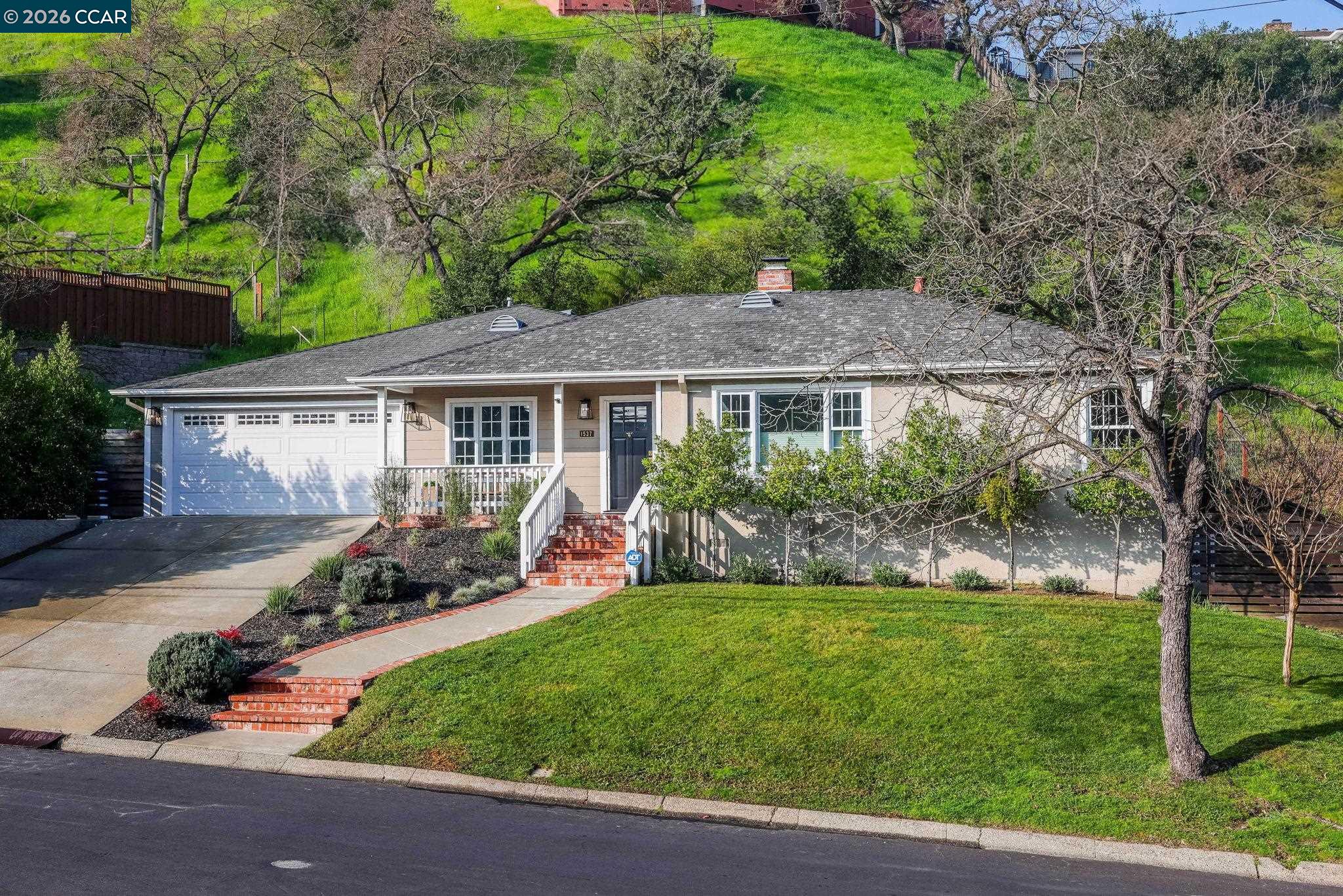 Front Image Thumbnail for CC41124106