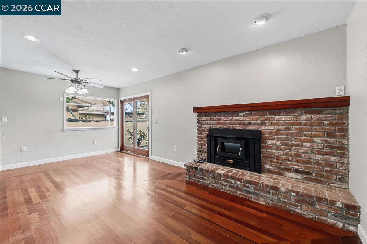 Detail Gallery Image 12 of 34 For 4337 Scenic Ave, Pittsburg,  CA 94565 - 3 Beds | 2 Baths