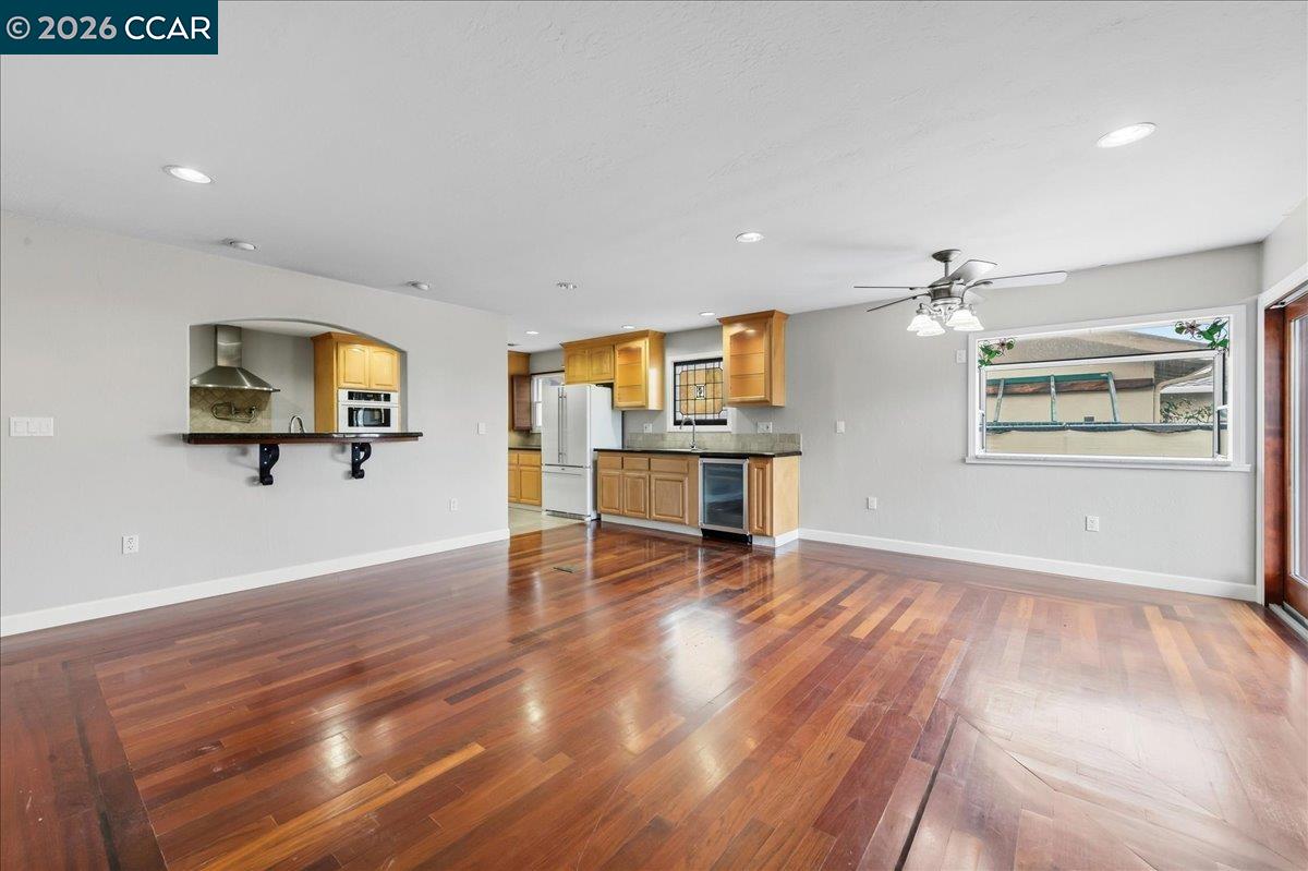 Detail Gallery Image 5 of 34 For 4337 Scenic Ave, Pittsburg,  CA 94565 - 3 Beds | 2 Baths