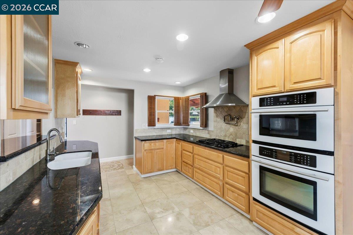 Detail Gallery Image 7 of 34 For 4337 Scenic Ave, Pittsburg,  CA 94565 - 3 Beds | 2 Baths