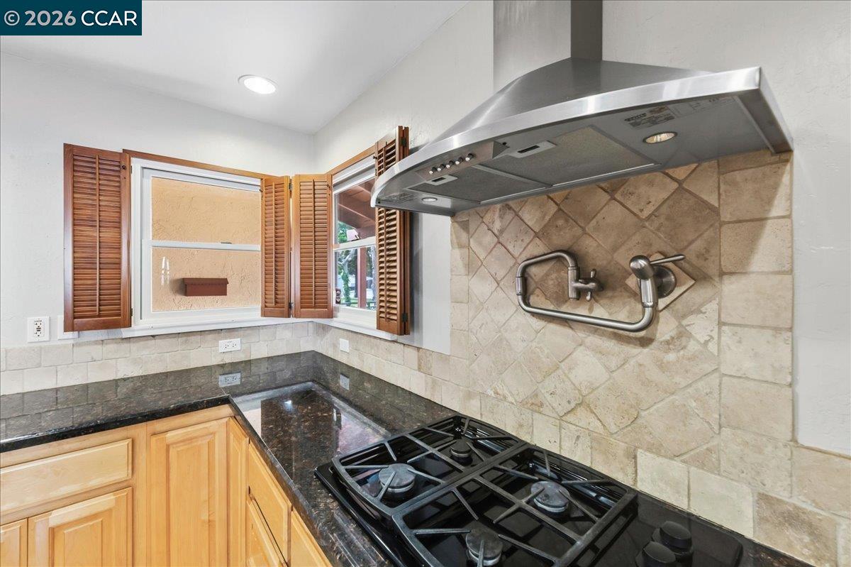 Detail Gallery Image 9 of 34 For 4337 Scenic Ave, Pittsburg,  CA 94565 - 3 Beds | 2 Baths