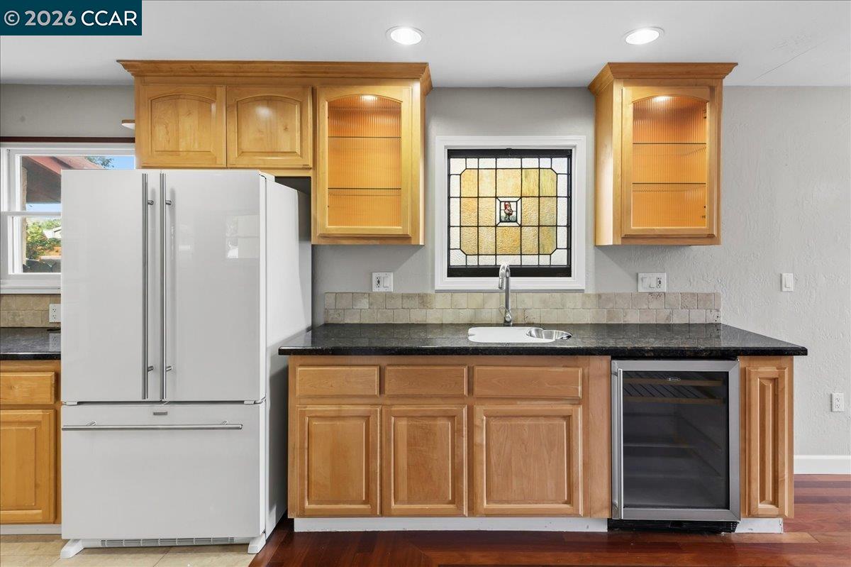 Detail Gallery Image 10 of 34 For 4337 Scenic Ave, Pittsburg,  CA 94565 - 3 Beds | 2 Baths