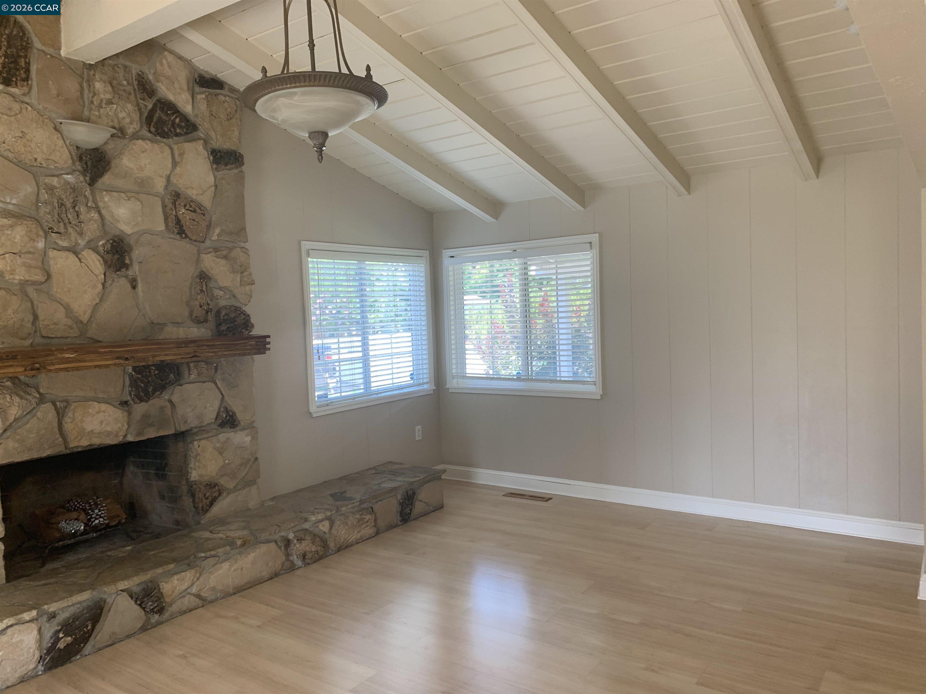 Detail Gallery Image 12 of 33 For 1608 Claycord Ave, Concord,  CA 94521 - 3 Beds | 2 Baths