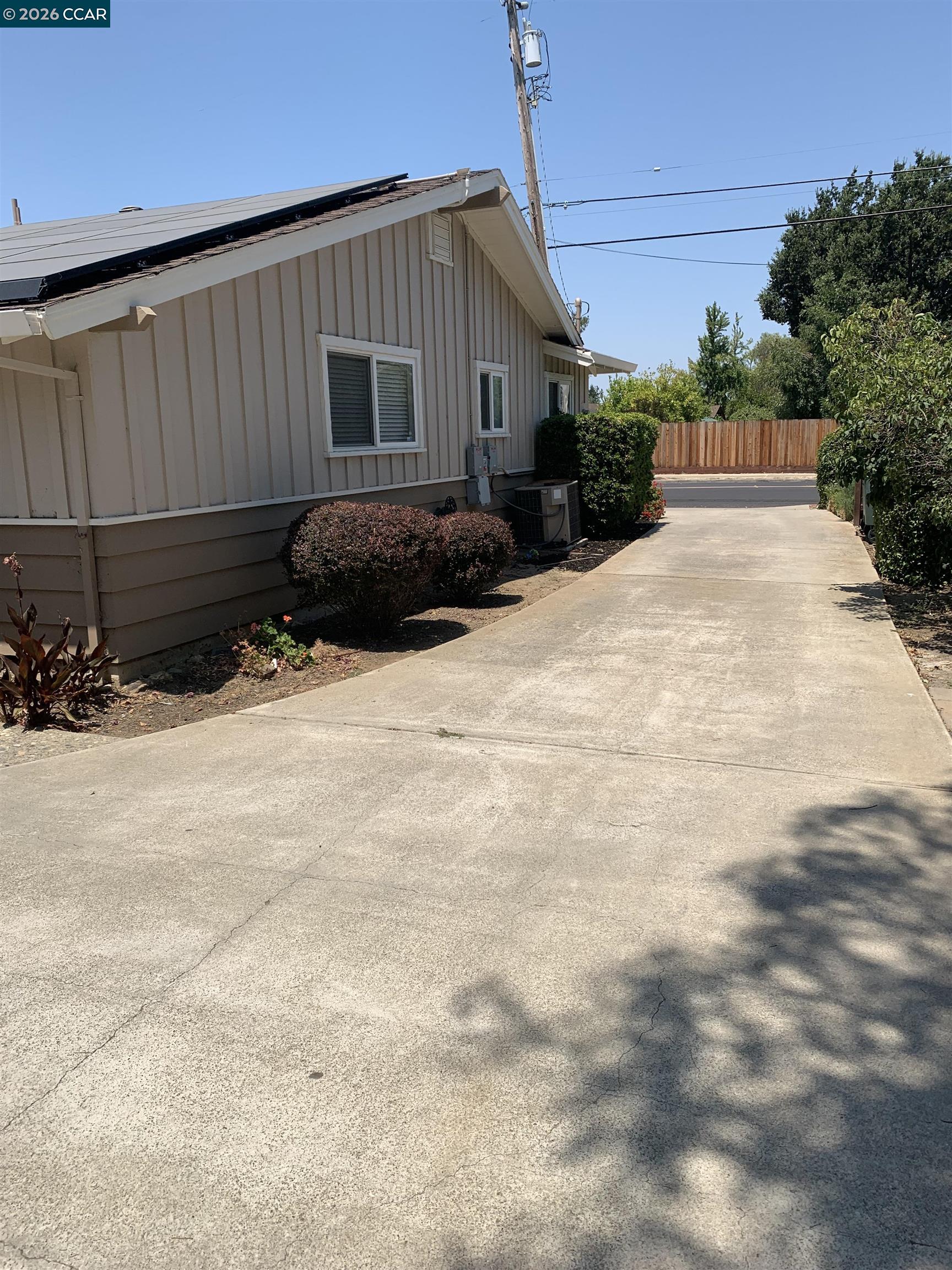 Detail Gallery Image 27 of 33 For 1608 Claycord Ave, Concord,  CA 94521 - 3 Beds | 2 Baths