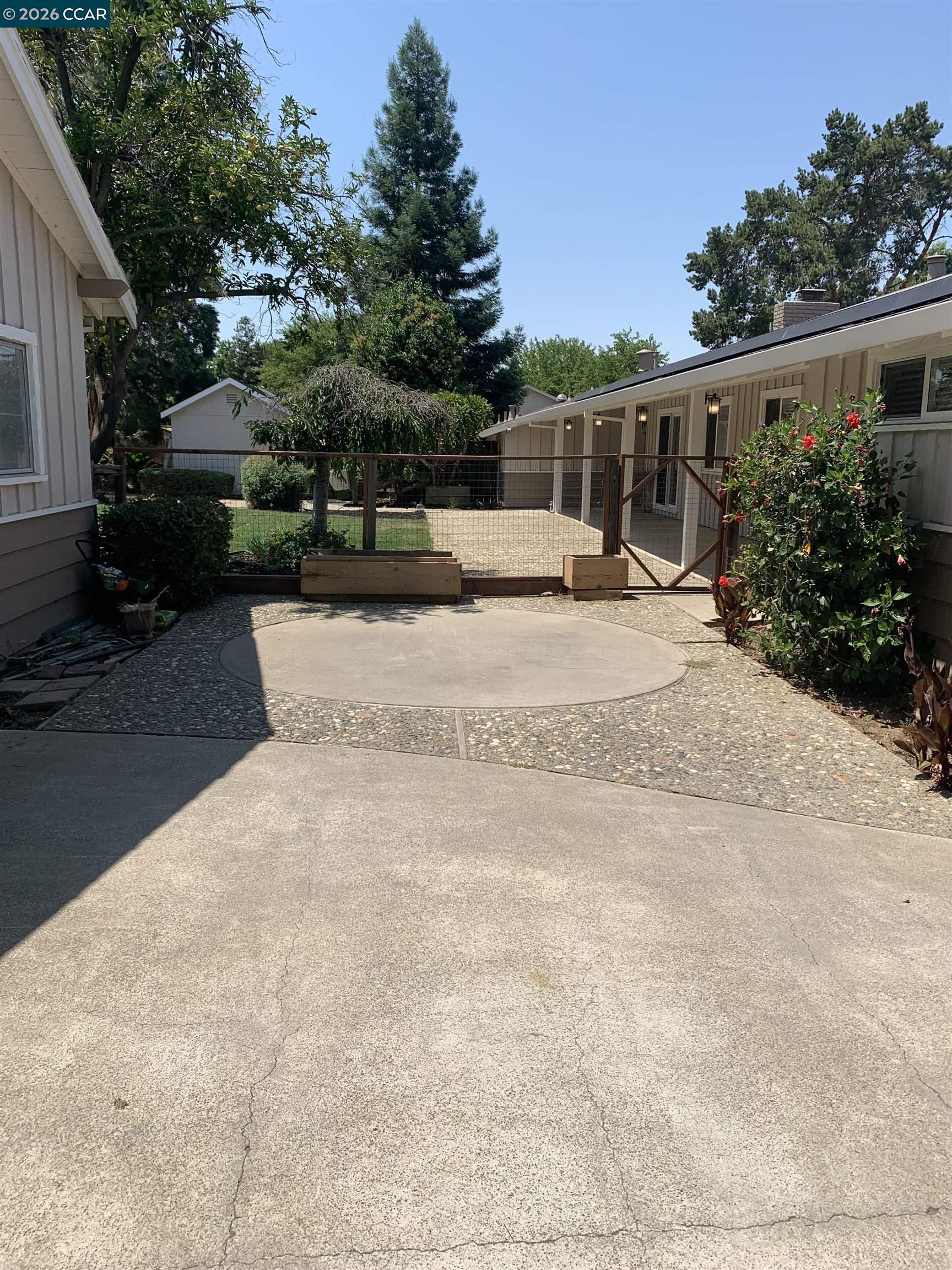 Detail Gallery Image 28 of 33 For 1608 Claycord Ave, Concord,  CA 94521 - 3 Beds | 2 Baths