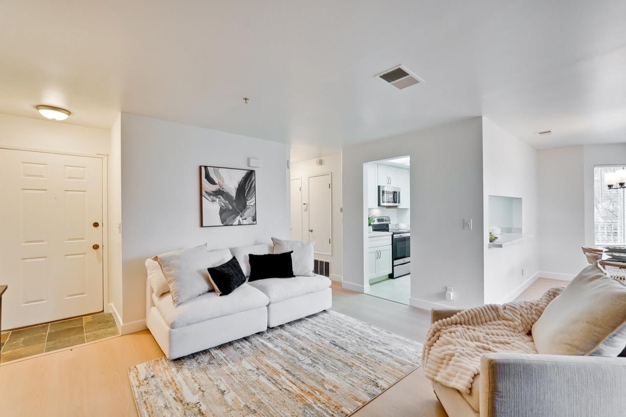 Photo #2: 41124111 Listing: Photo #2