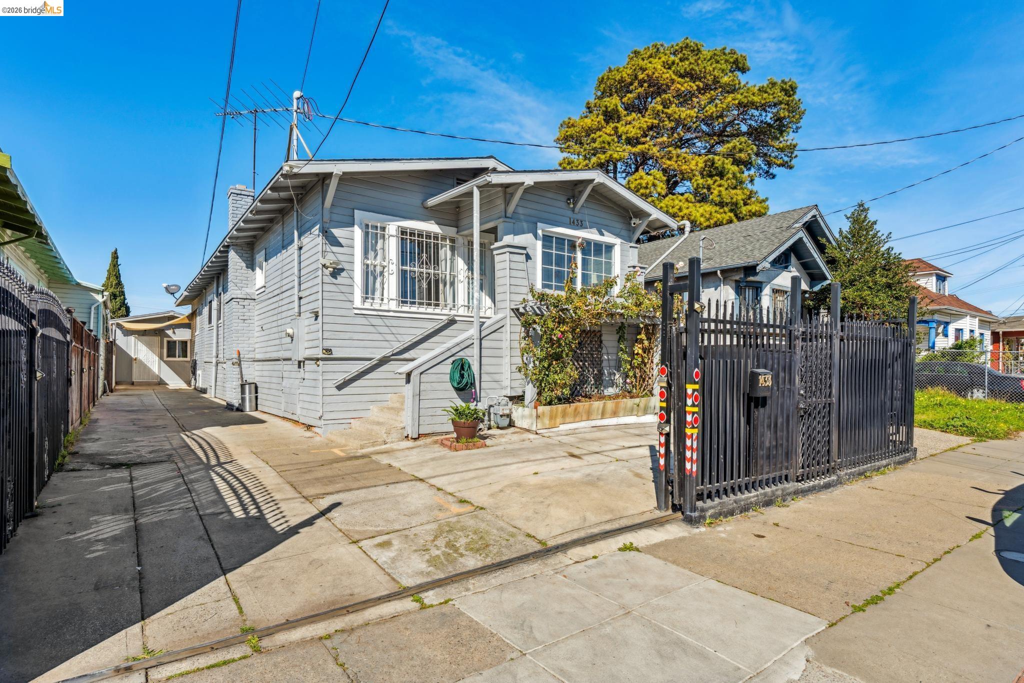 Front Image Thumbnail for EB41124113