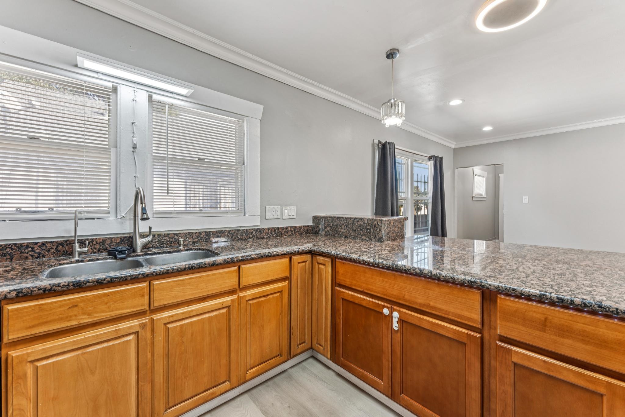 Detail Gallery Image 19 of 60 For 1433 56th Ave, Oakland,  CA 94621 - 3 Beds | 2 Baths