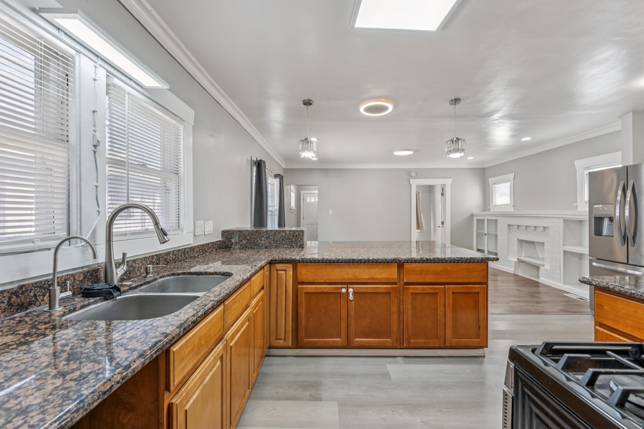 Detail Gallery Image 20 of 60 For 1433 56th Ave, Oakland,  CA 94621 - 3 Beds | 2 Baths