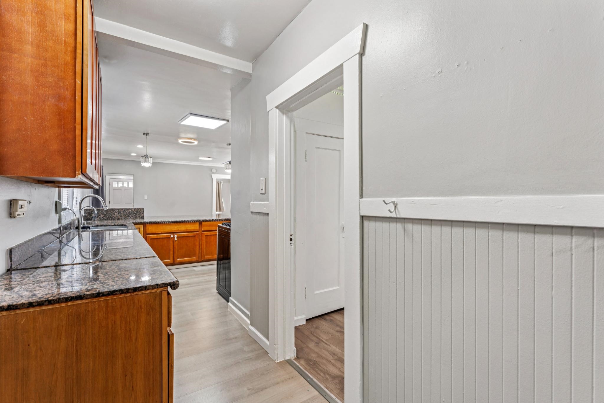 Detail Gallery Image 23 of 60 For 1433 56th Ave, Oakland,  CA 94621 - 3 Beds | 2 Baths