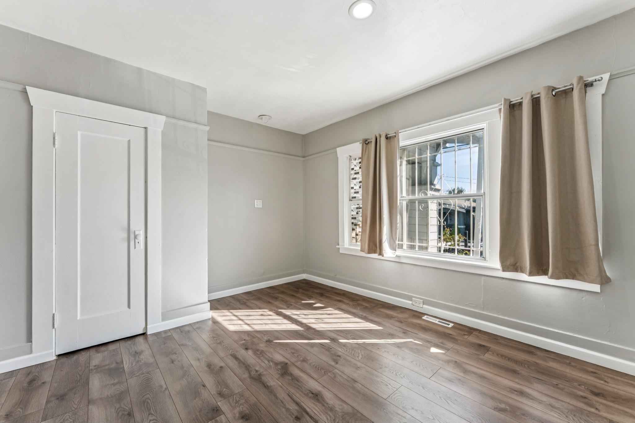 Detail Gallery Image 24 of 60 For 1433 56th Ave, Oakland,  CA 94621 - 3 Beds | 2 Baths