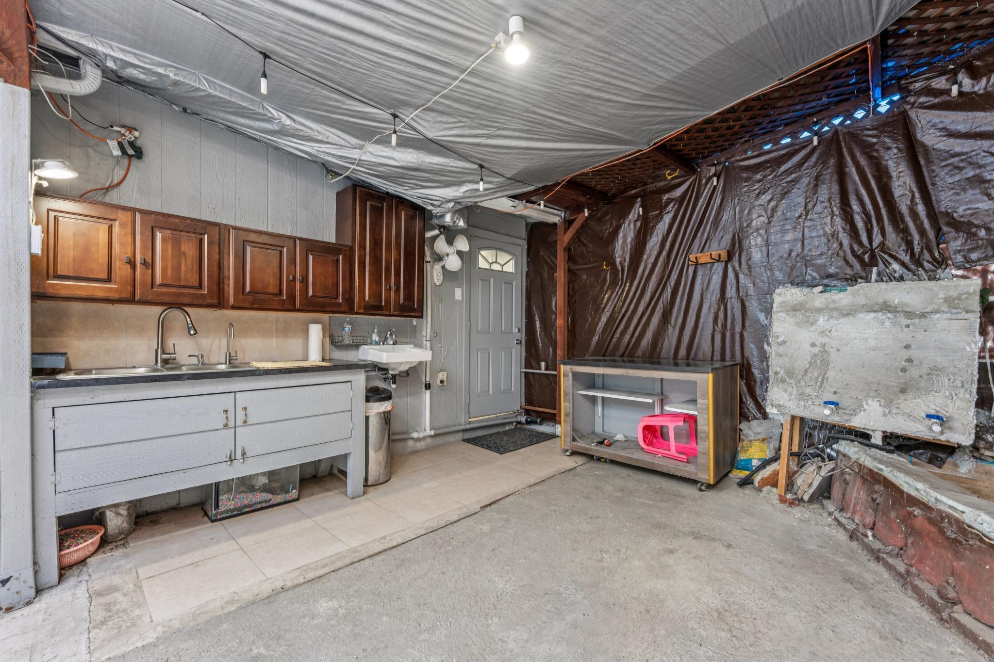 Detail Gallery Image 52 of 60 For 1433 56th Ave, Oakland,  CA 94621 - 3 Beds | 2 Baths