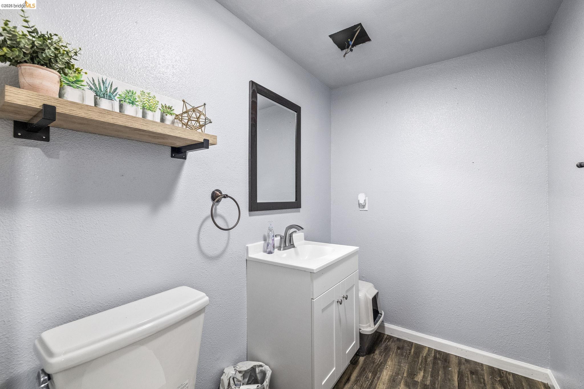 Detail Gallery Image 11 of 13 For 21708 Water Oak Dr, Sonora,  CA 95370 - 3 Beds | 2/1 Baths