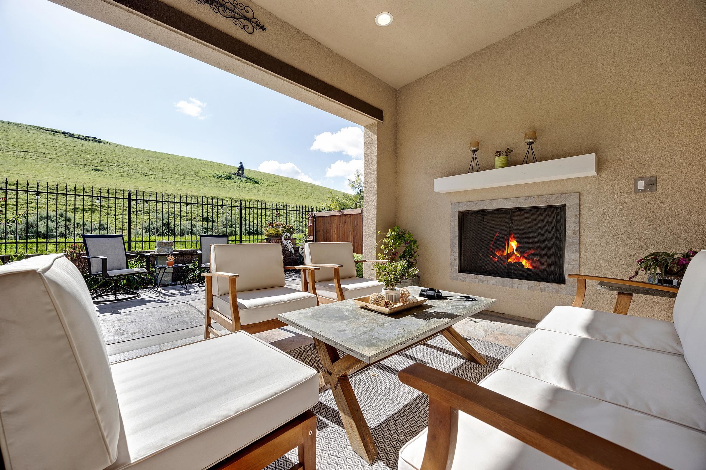 Detail Gallery Image 4 of 60 For 1994 Andalucia Ln, Brentwood,  CA 94513 - 2 Beds | 2/1 Baths